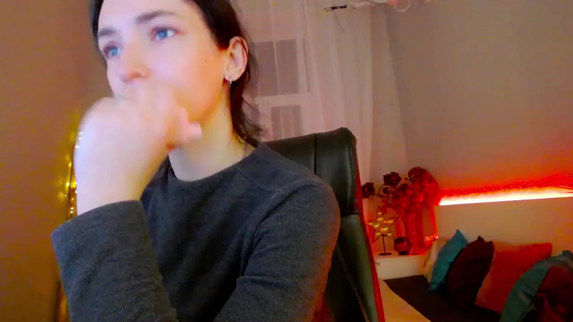 Gallery image thumbnail from KattySteal's myfreecams stream on, 02/06/2023, 08:59 image 11 of 20