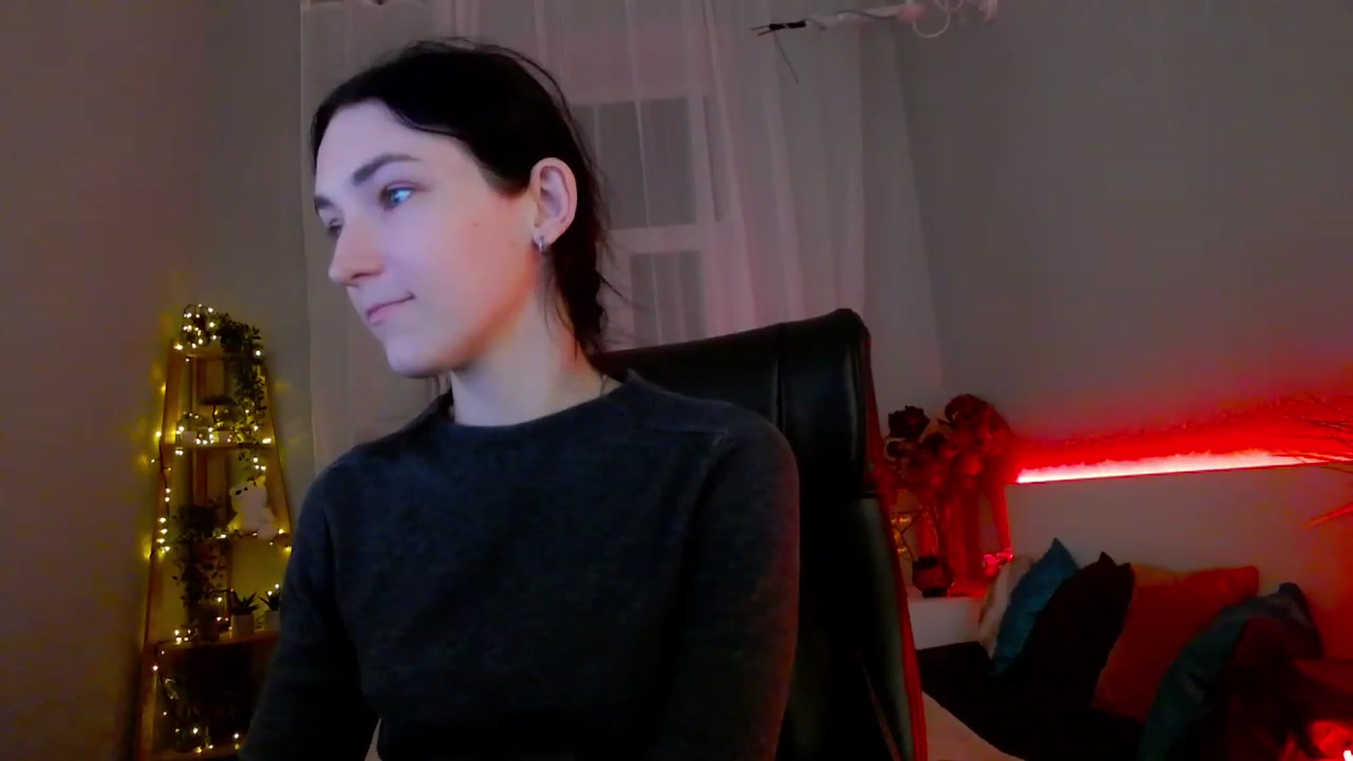 Gallery image thumbnail from KattySteal's myfreecams stream on, 02/06/2023, 09:49 image 9 of 20