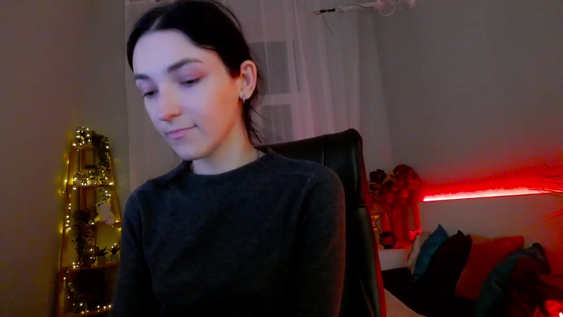 Gallery image thumbnail from KattySteal's myfreecams stream on, 02/06/2023, 09:49 image 8 of 20