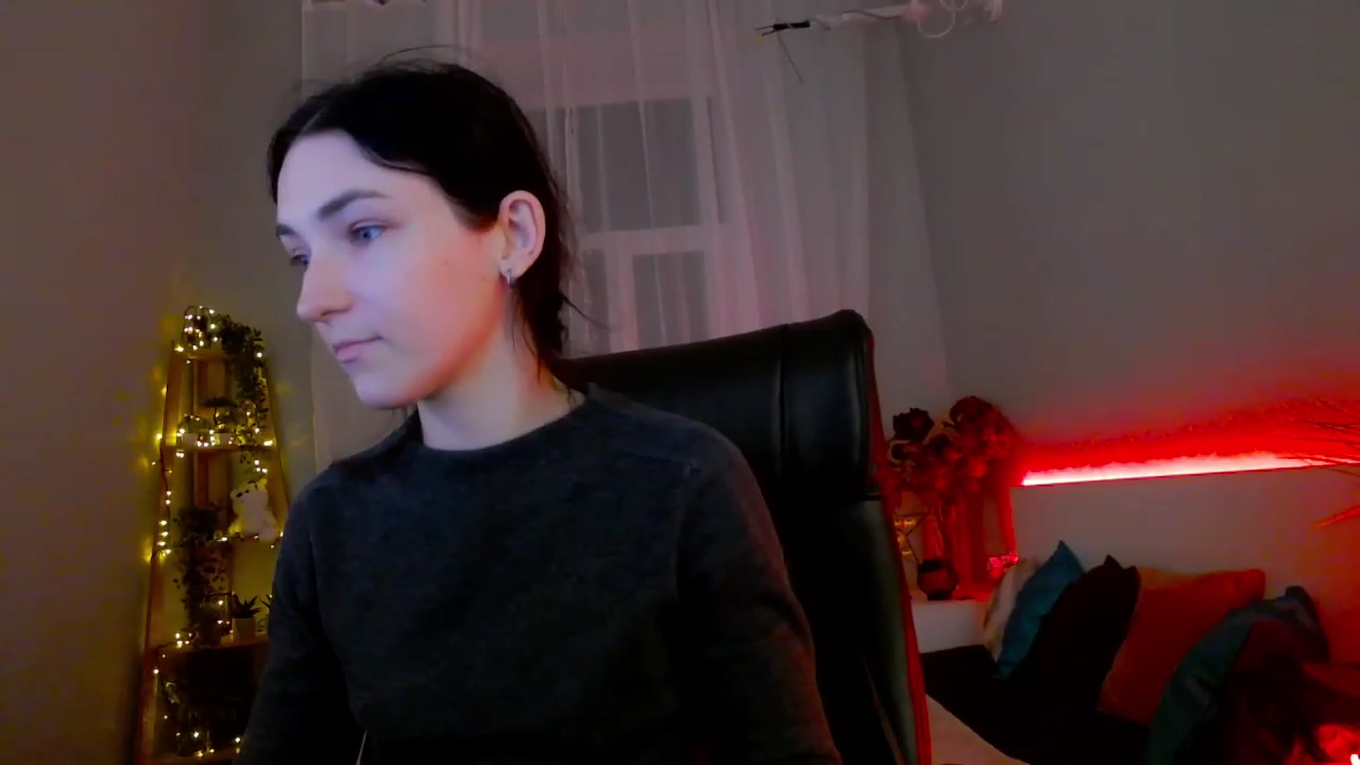 Gallery image thumbnail from KattySteal's myfreecams stream on, 02/06/2023, 09:49 image 13 of 20