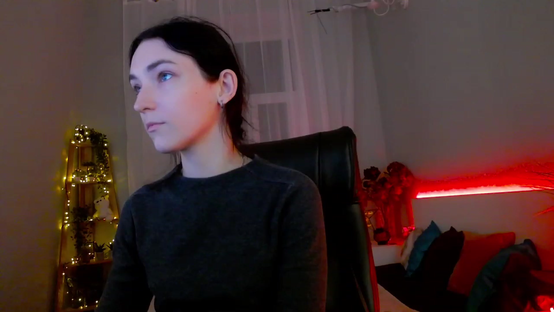 Gallery image thumbnail from KattySteal's myfreecams stream on, 02/06/2023, 09:49 image 10 of 20