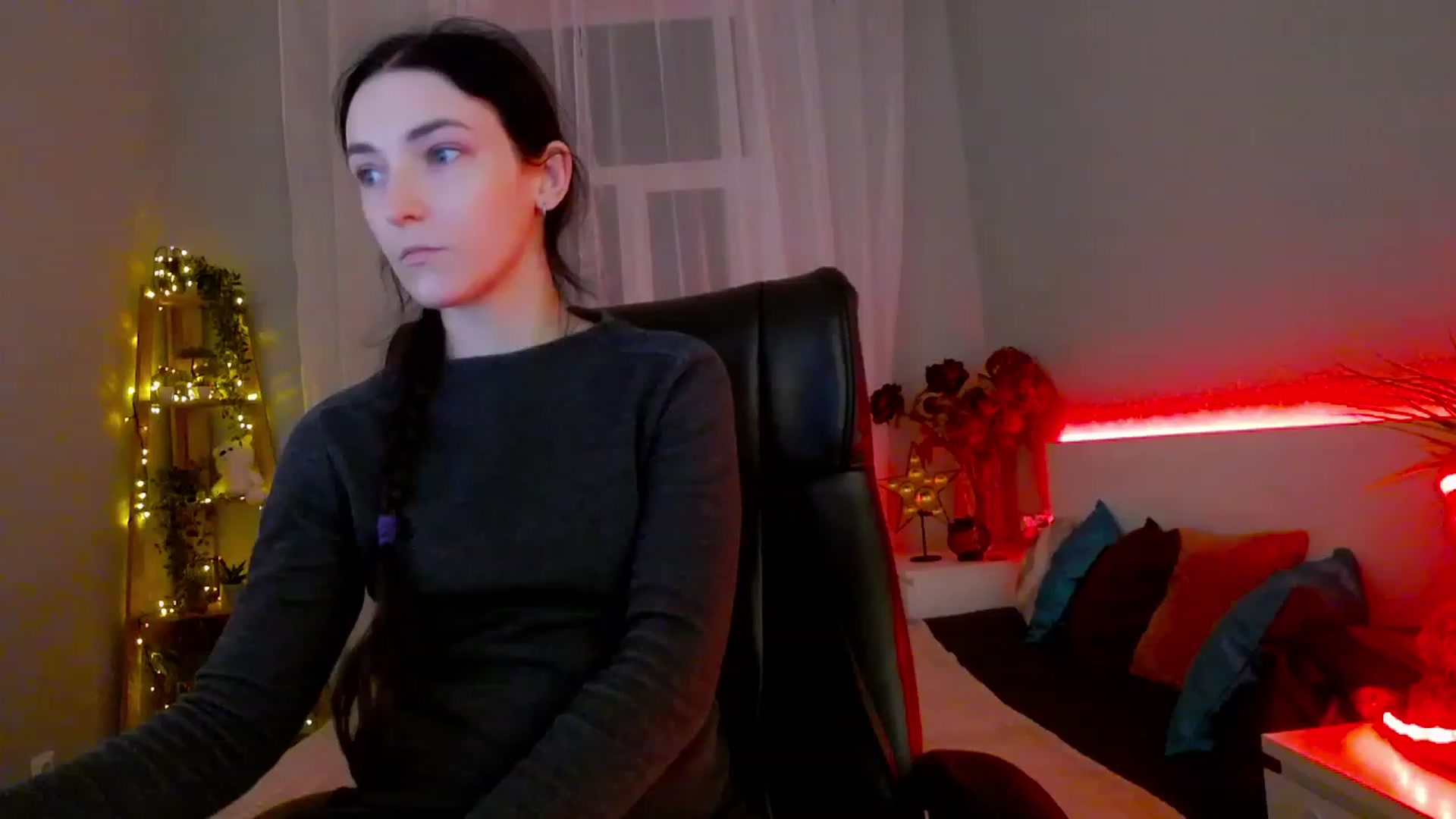 Gallery image thumbnail from KattySteal's myfreecams stream on, 02/06/2023, 11:20 image 1 of 20