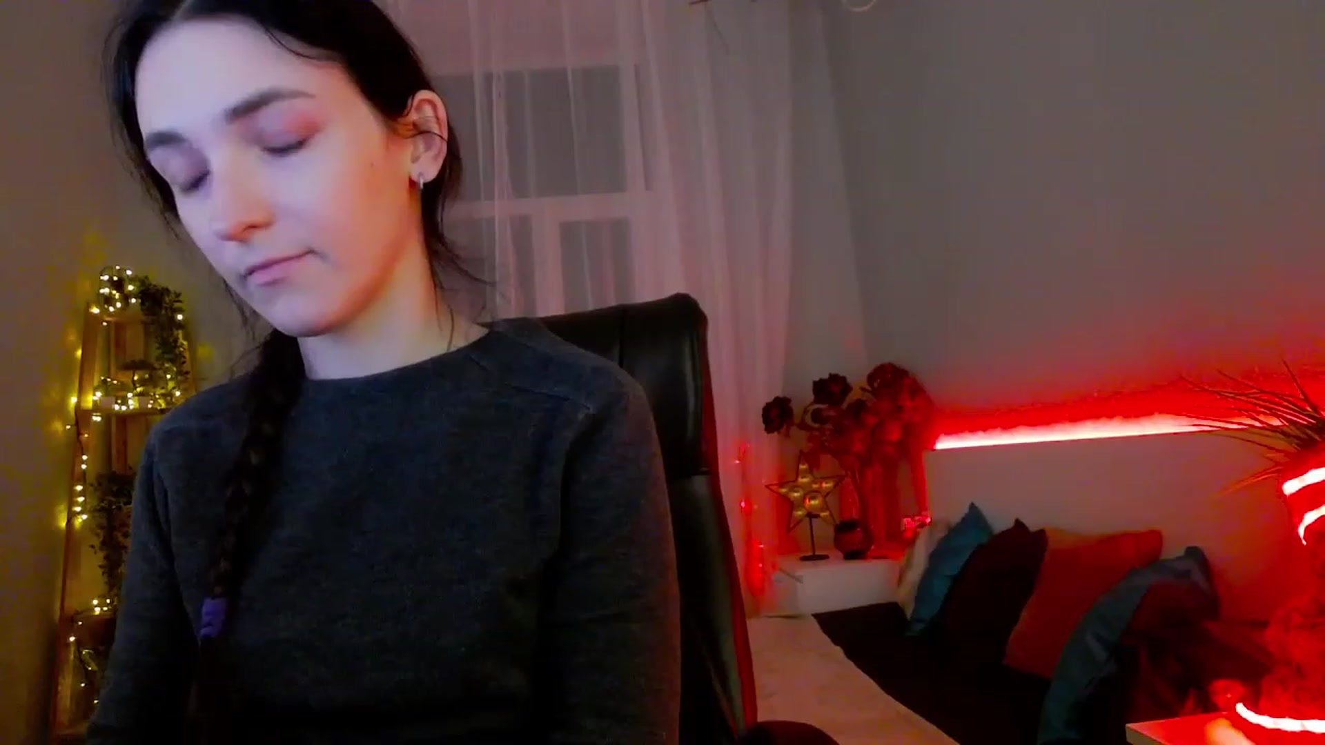 Gallery image thumbnail from KattySteal's myfreecams stream on, 02/06/2023, 12:33 image 14 of 20