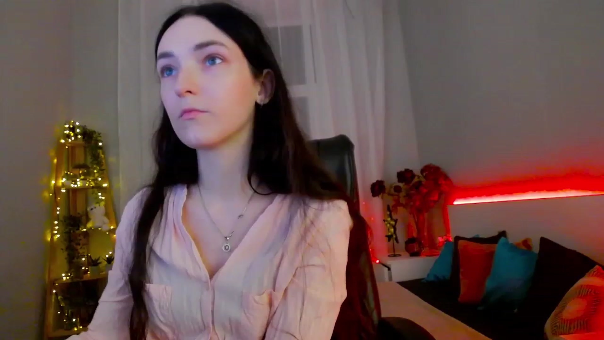Gallery image thumbnail from KattySteal's myfreecams stream on, 02/07/2023, 10:59 image 7 of 20