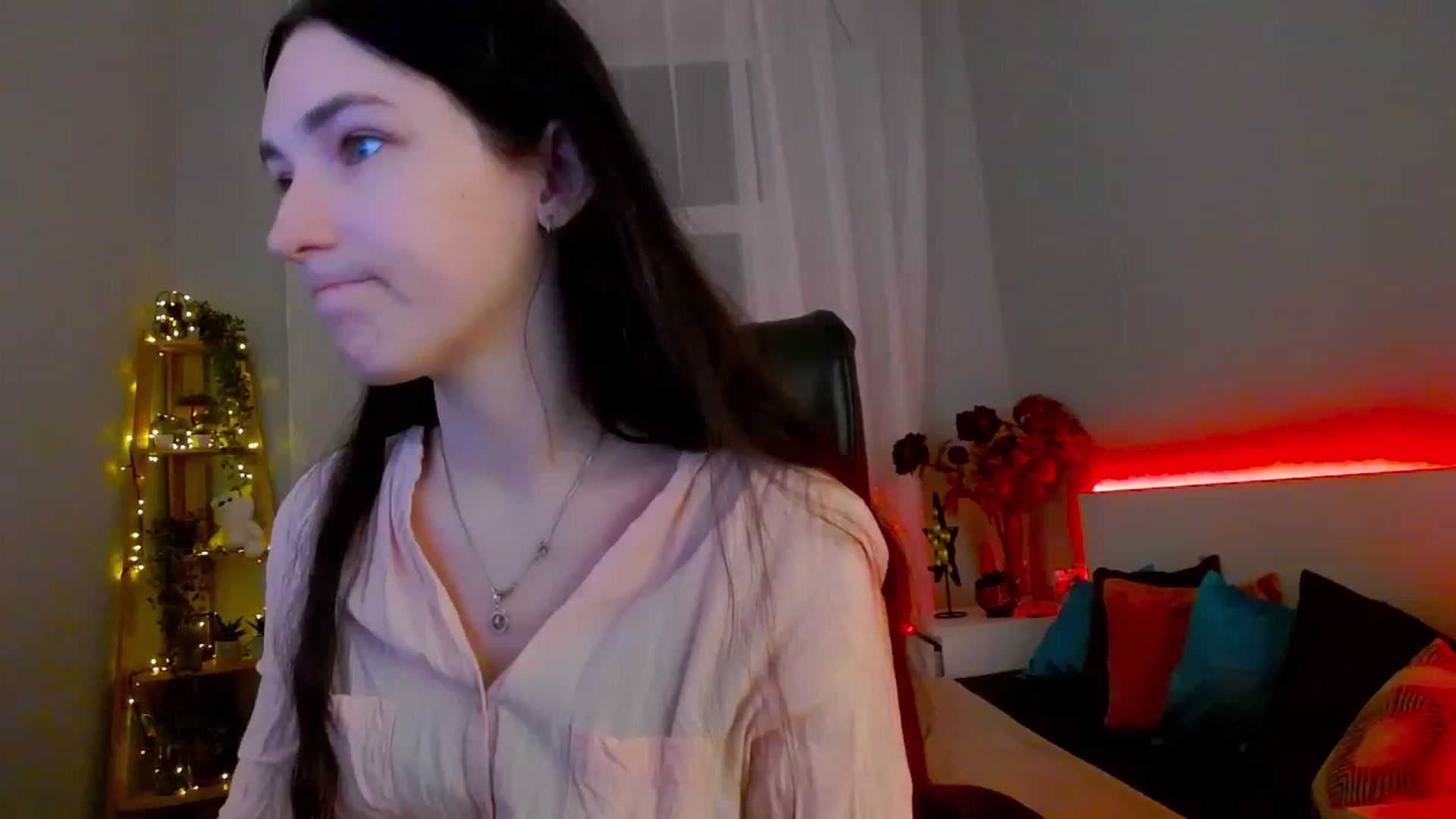 Gallery image thumbnail from KattySteal's myfreecams stream on, 02/07/2023, 10:59 image 1 of 20