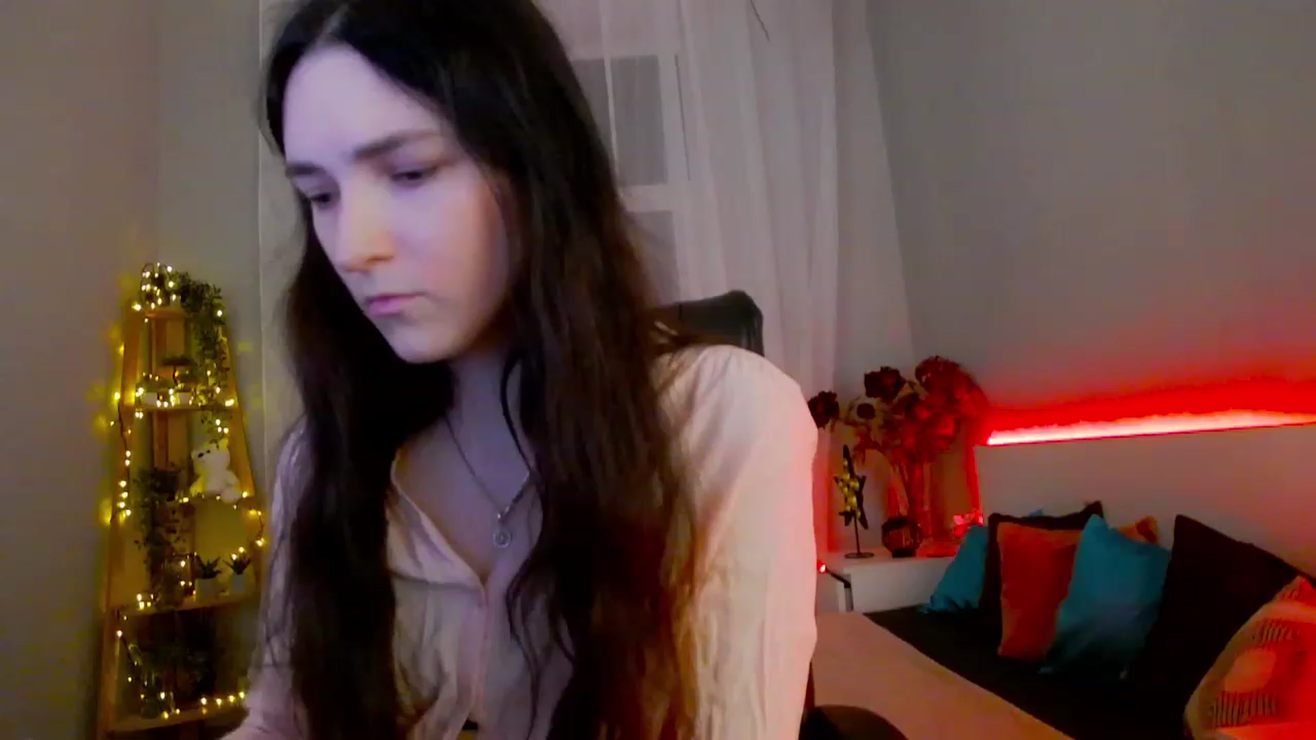 Gallery image thumbnail from KattySteal's myfreecams stream on, 02/07/2023, 10:59 image 17 of 20