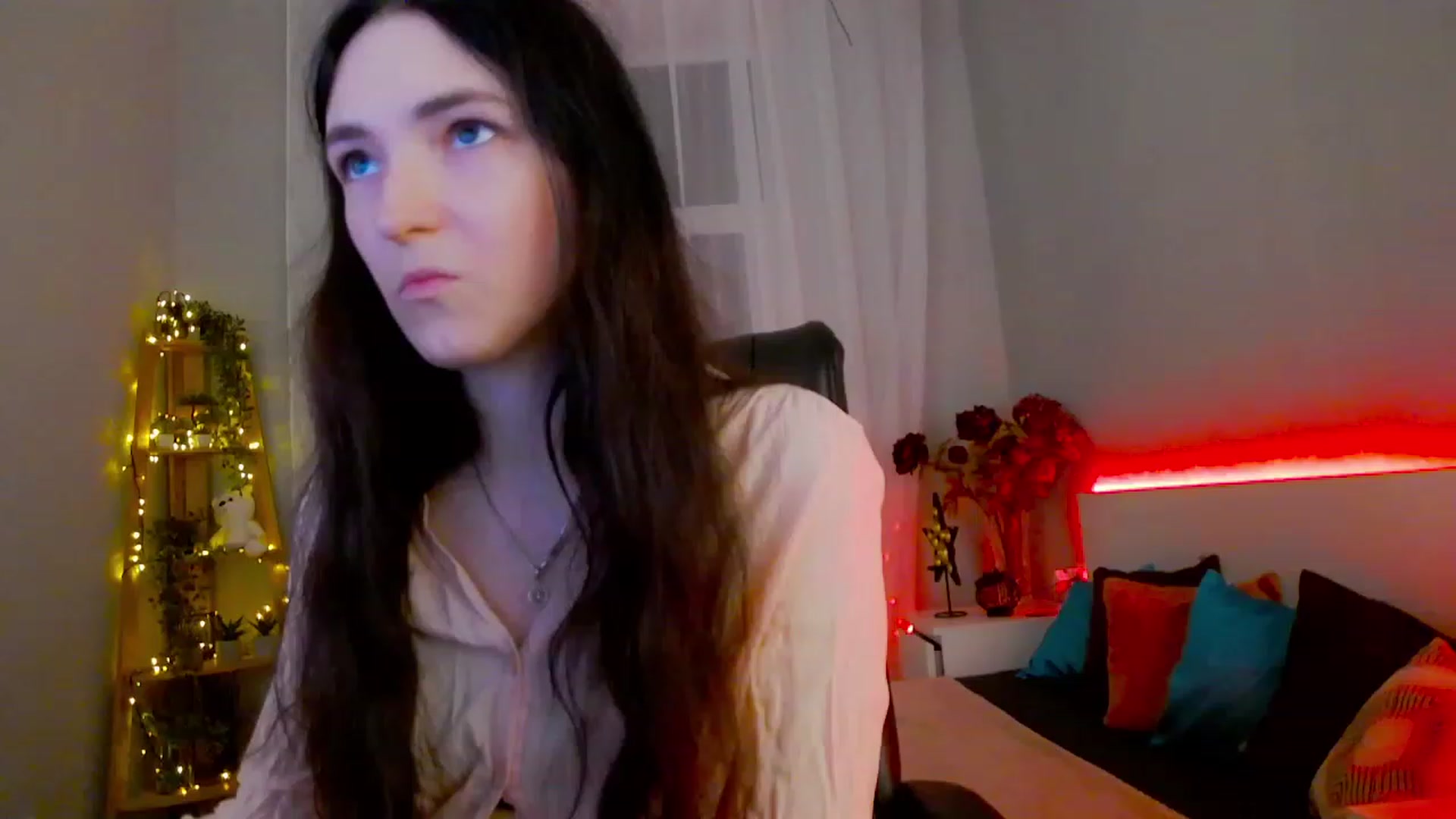 Gallery image thumbnail from KattySteal's myfreecams stream on, 02/07/2023, 10:59 image 18 of 20
