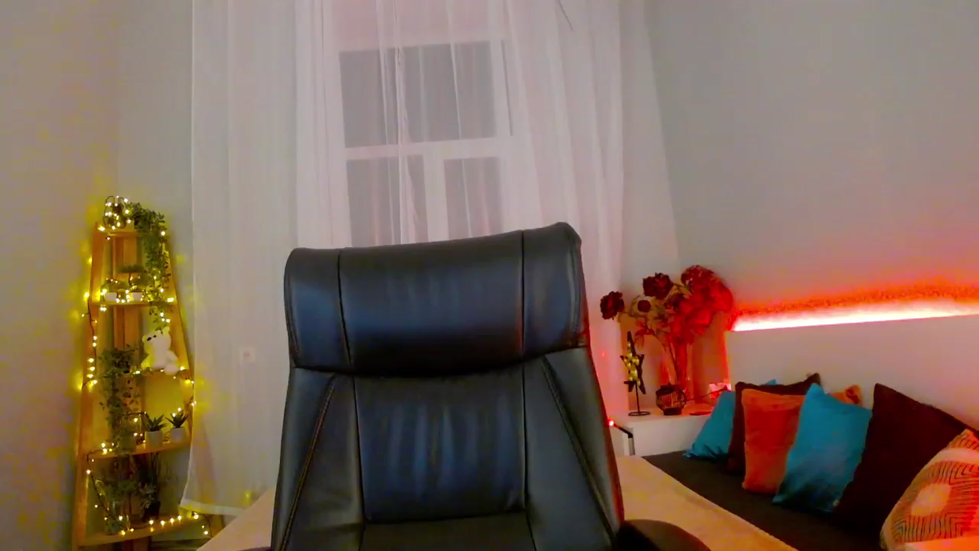 Gallery image thumbnail from KattySteal's myfreecams stream on, 02/07/2023, 10:59 image 11 of 20