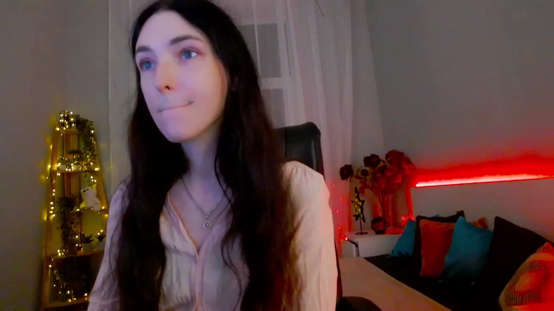 Gallery image thumbnail from KattySteal's myfreecams stream on, 02/07/2023, 10:59 image 20 of 20