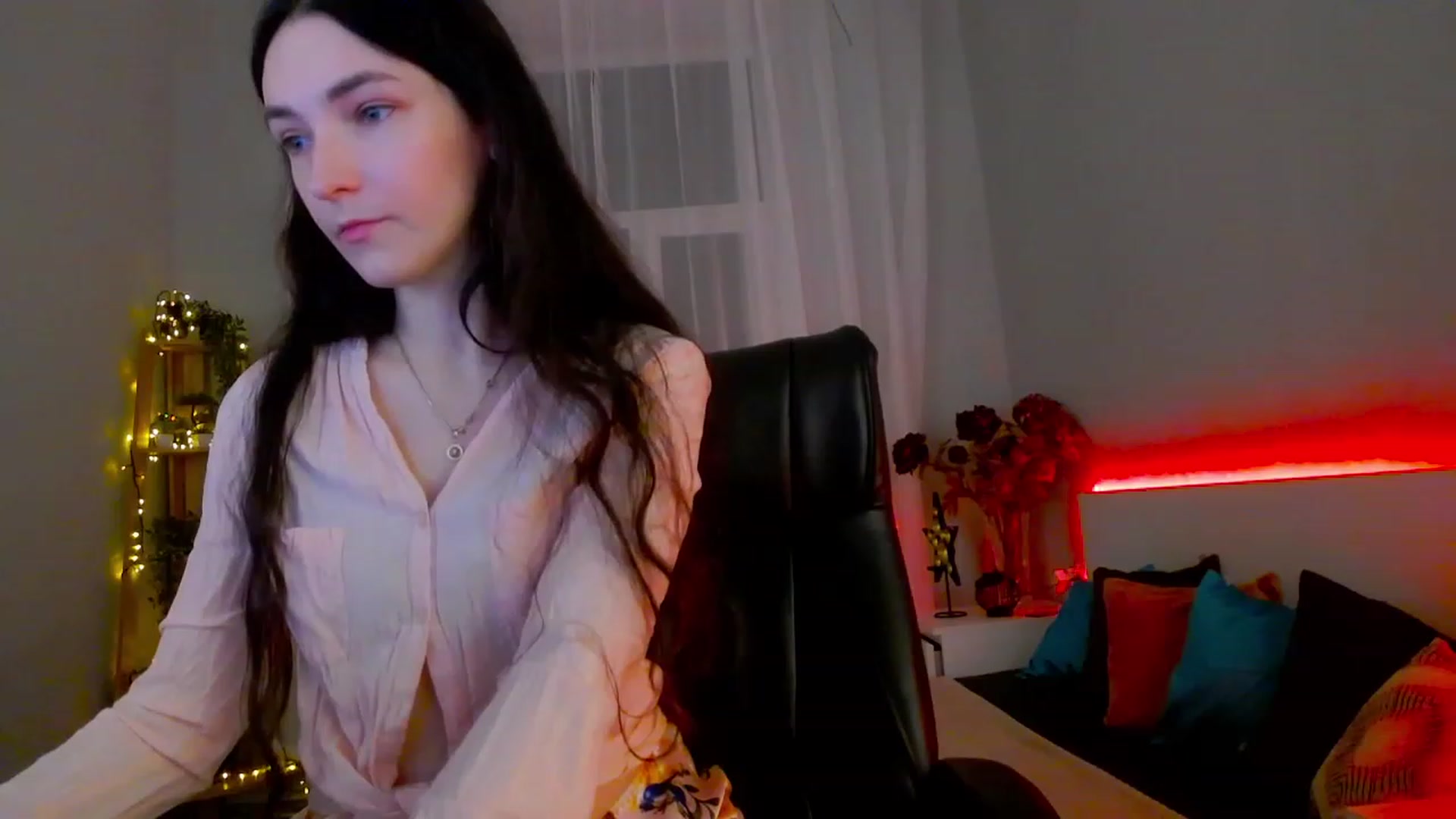Gallery image thumbnail from KattySteal's myfreecams stream on, 02/07/2023, 10:59 image 10 of 20