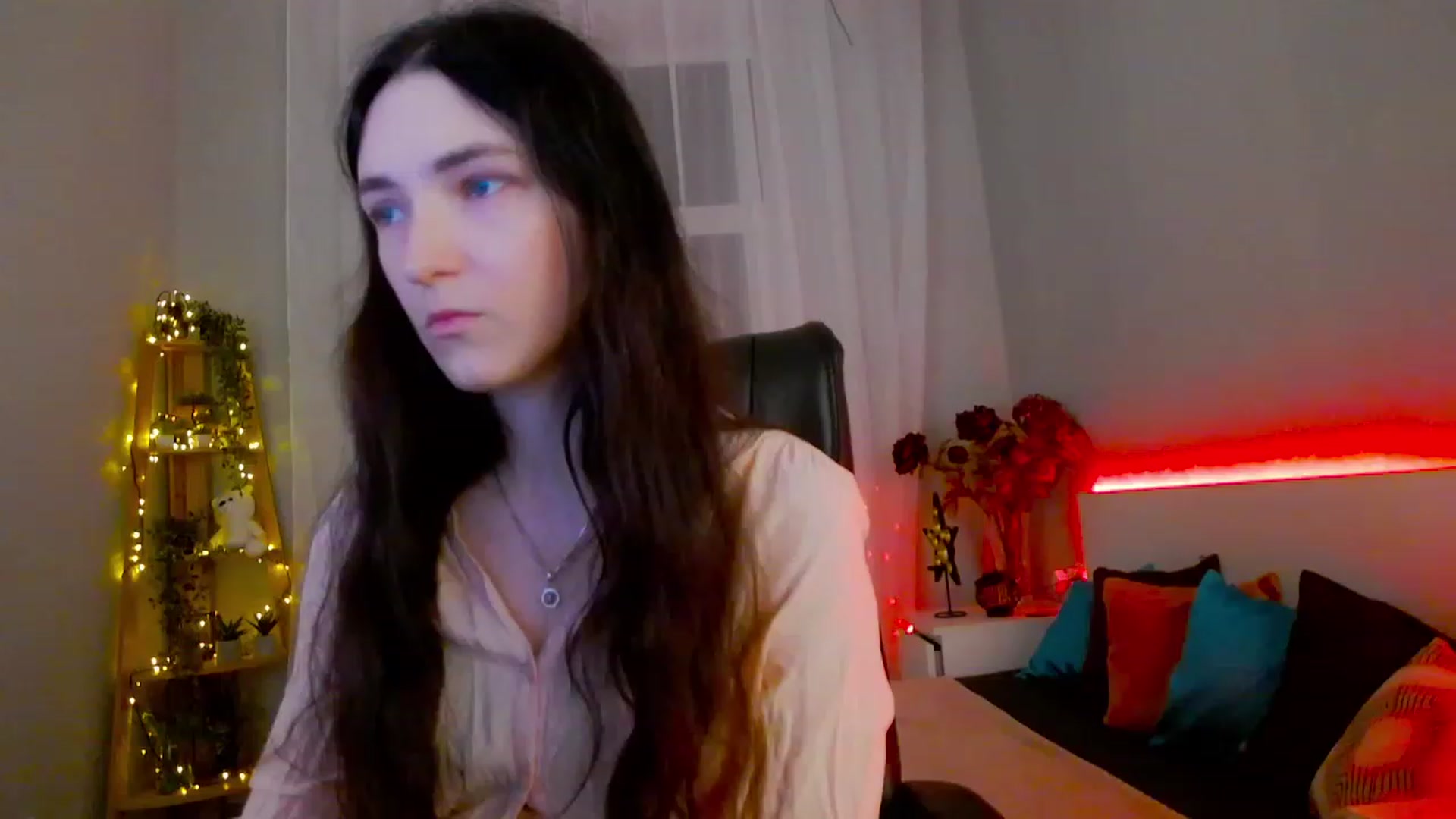 Gallery image thumbnail from KattySteal's myfreecams stream on, 02/07/2023, 10:59 image 19 of 20