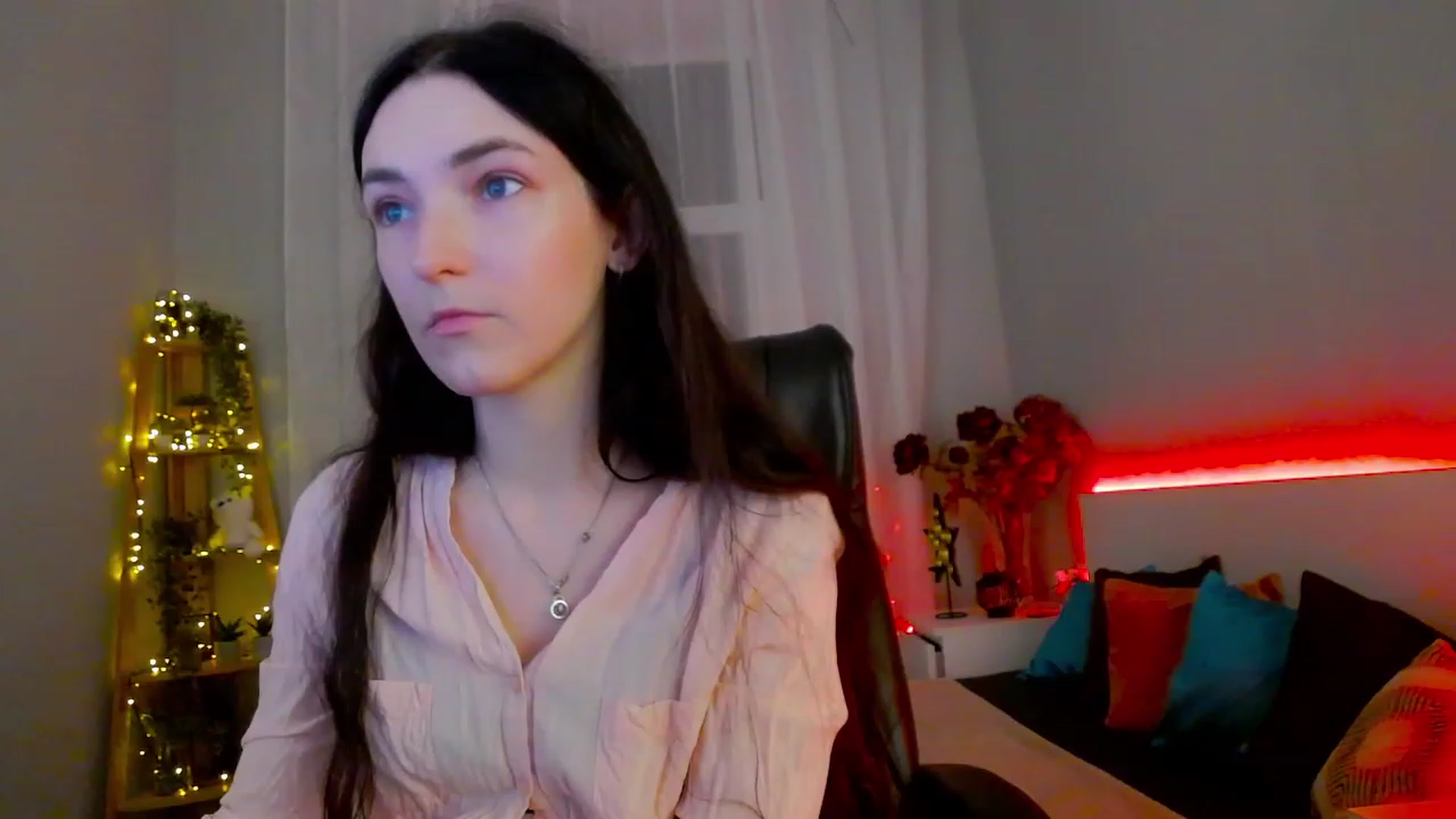 Gallery image thumbnail from KattySteal's myfreecams stream on, 02/07/2023, 10:59 image 8 of 20
