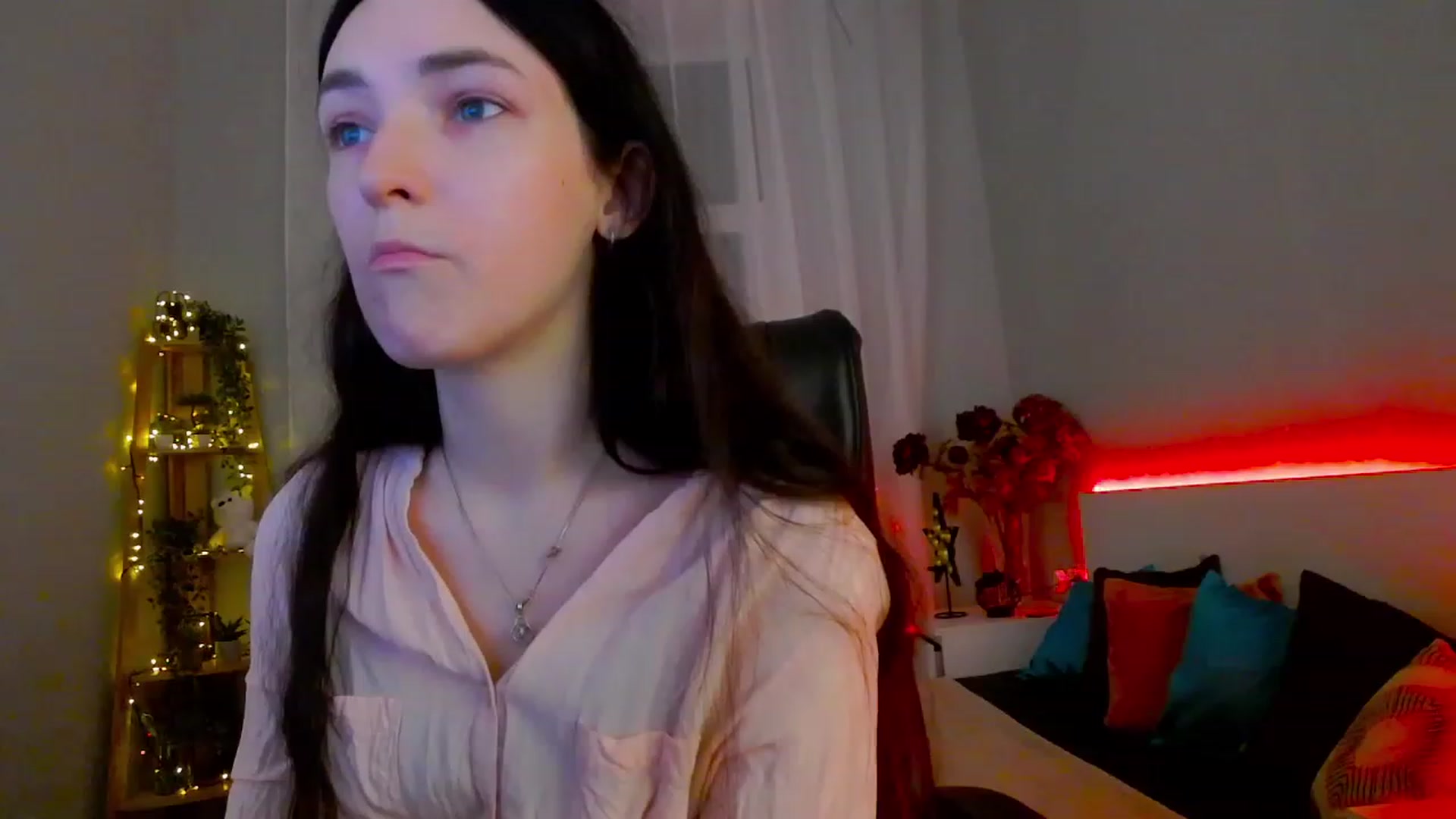 Gallery image thumbnail from KattySteal's myfreecams stream on, 02/07/2023, 10:59 image 4 of 20