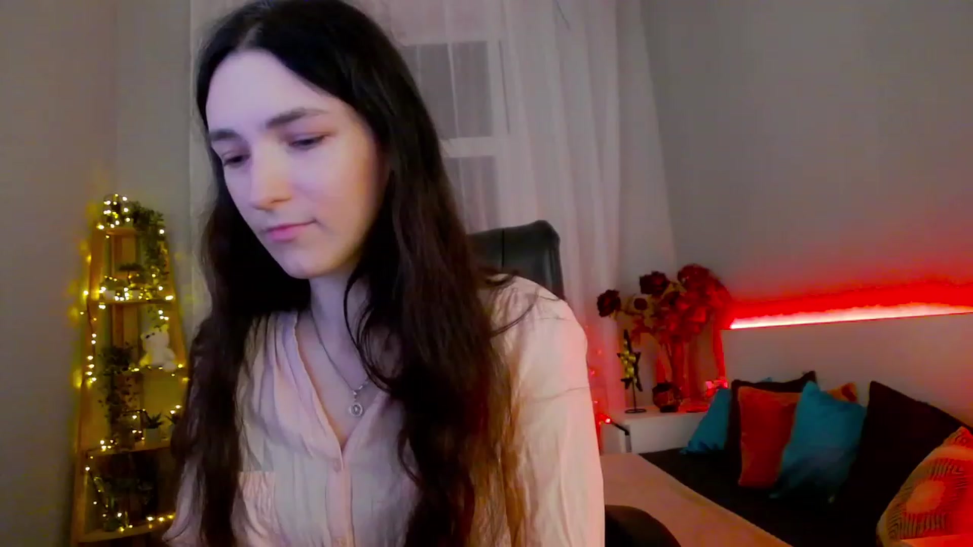 Gallery image thumbnail from KattySteal's myfreecams stream on, 02/07/2023, 10:59 image 13 of 20