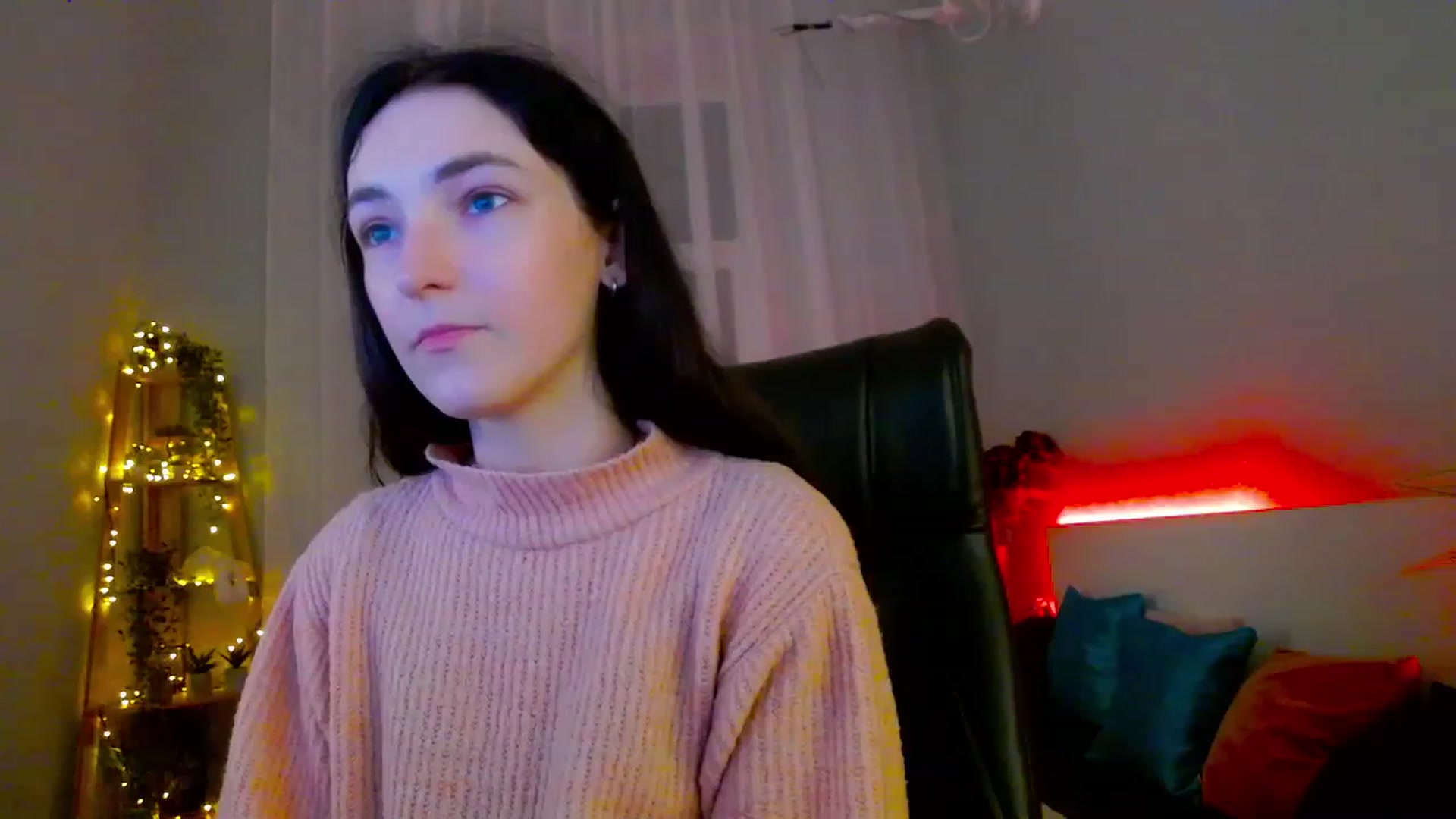 Gallery image thumbnail from KattySteal's myfreecams stream on, 02/15/2023, 12:27 image 10 of 20