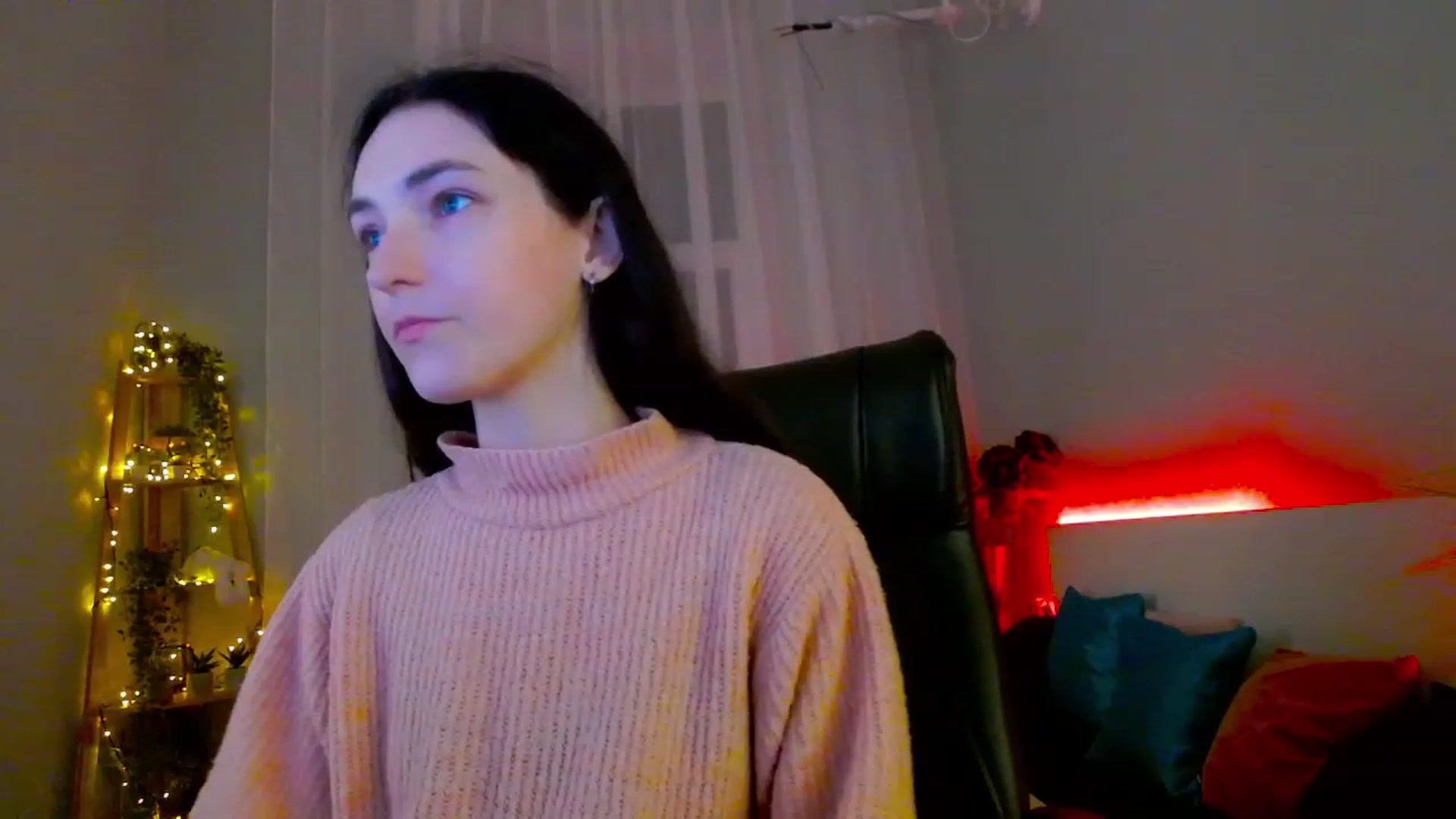 Gallery image thumbnail from KattySteal's myfreecams stream on, 02/15/2023, 12:27 image 2 of 20
