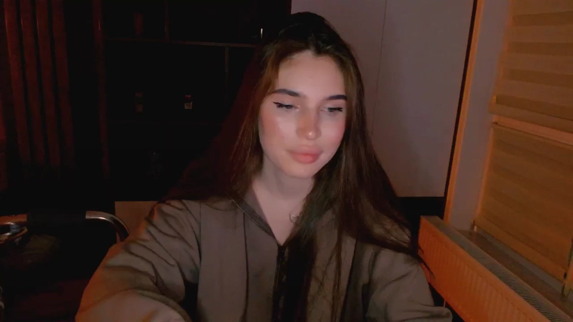 Gallery image thumbnail from Katty_Ree's myfreecams stream on, 11/14/2025, 24:39 image 12 of 20