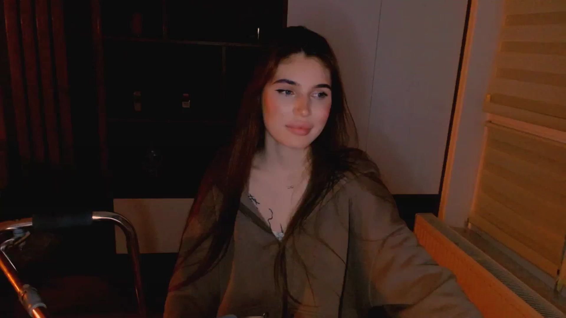 Gallery image thumbnail from Katty_Ree's myfreecams stream on, 11/14/2025, 24:39 image 19 of 20