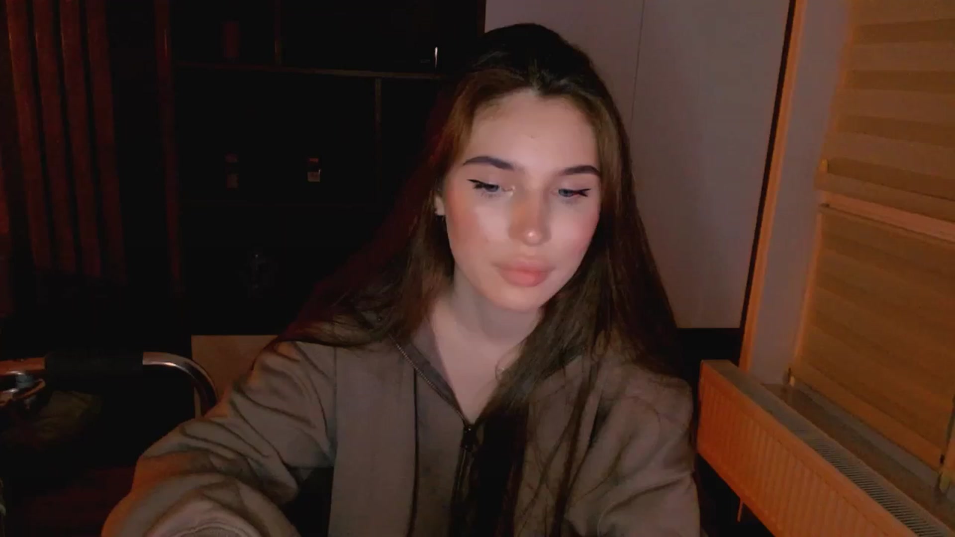 Gallery image thumbnail from Katty_Ree's myfreecams stream on, 11/14/2025, 24:39 image 11 of 20