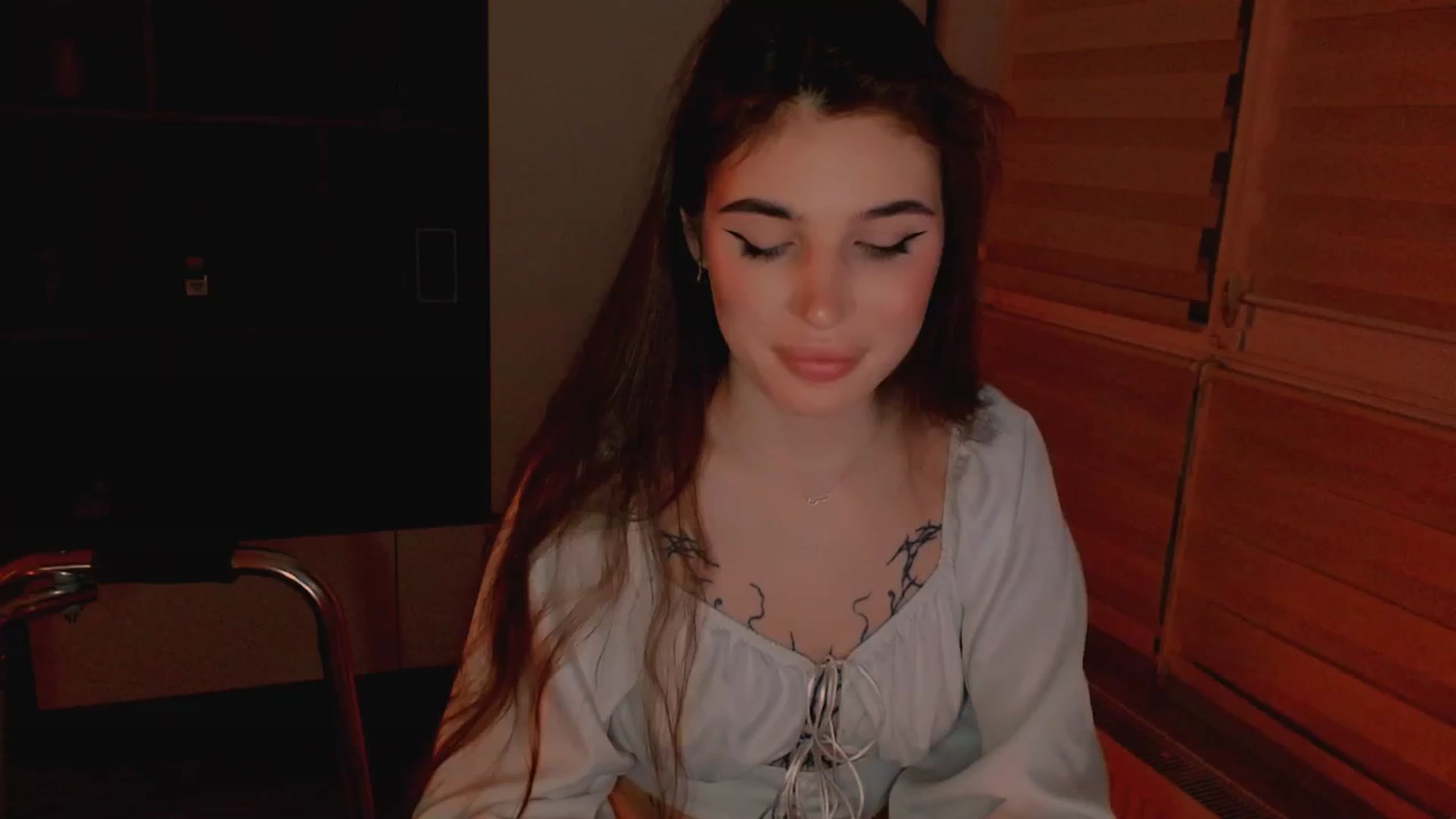 Gallery image thumbnail from Katty_Ree's myfreecams stream on, 11/17/2025, 02:23 image 4 of 20