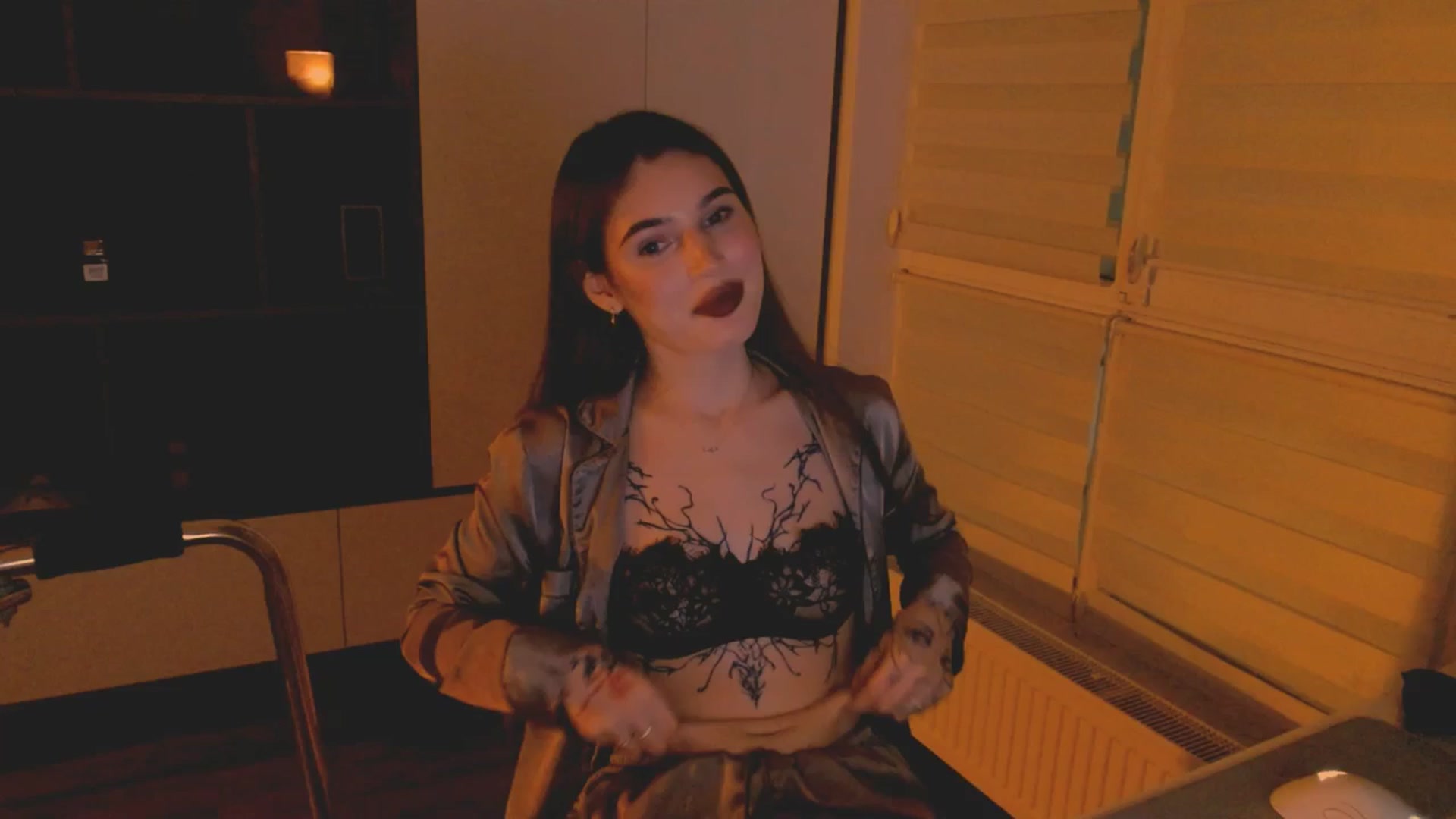 Gallery image thumbnail from Katty_Ree's myfreecams stream on, 11/24/2025, 01:06 image 16 of 20