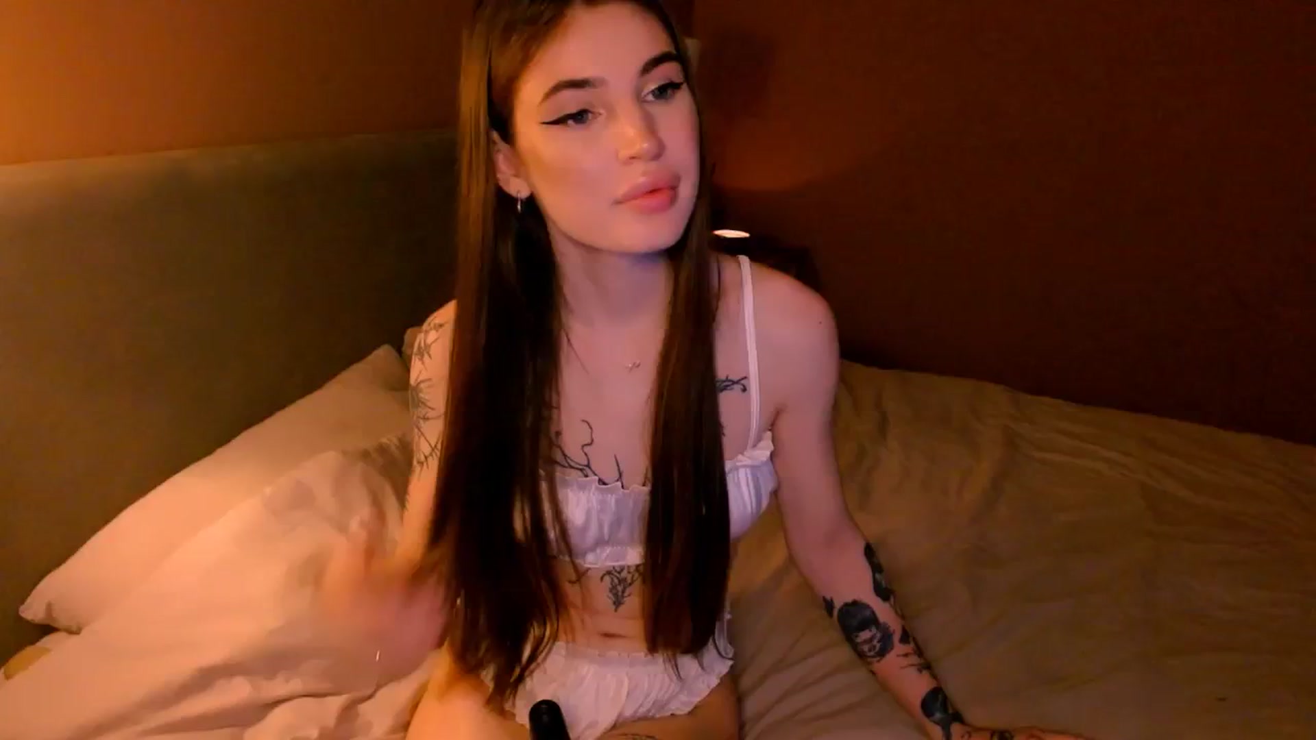 Gallery image thumbnail from Katty_Ree's myfreecams stream on, 01/31/2026, 24:37 image 8 of 20