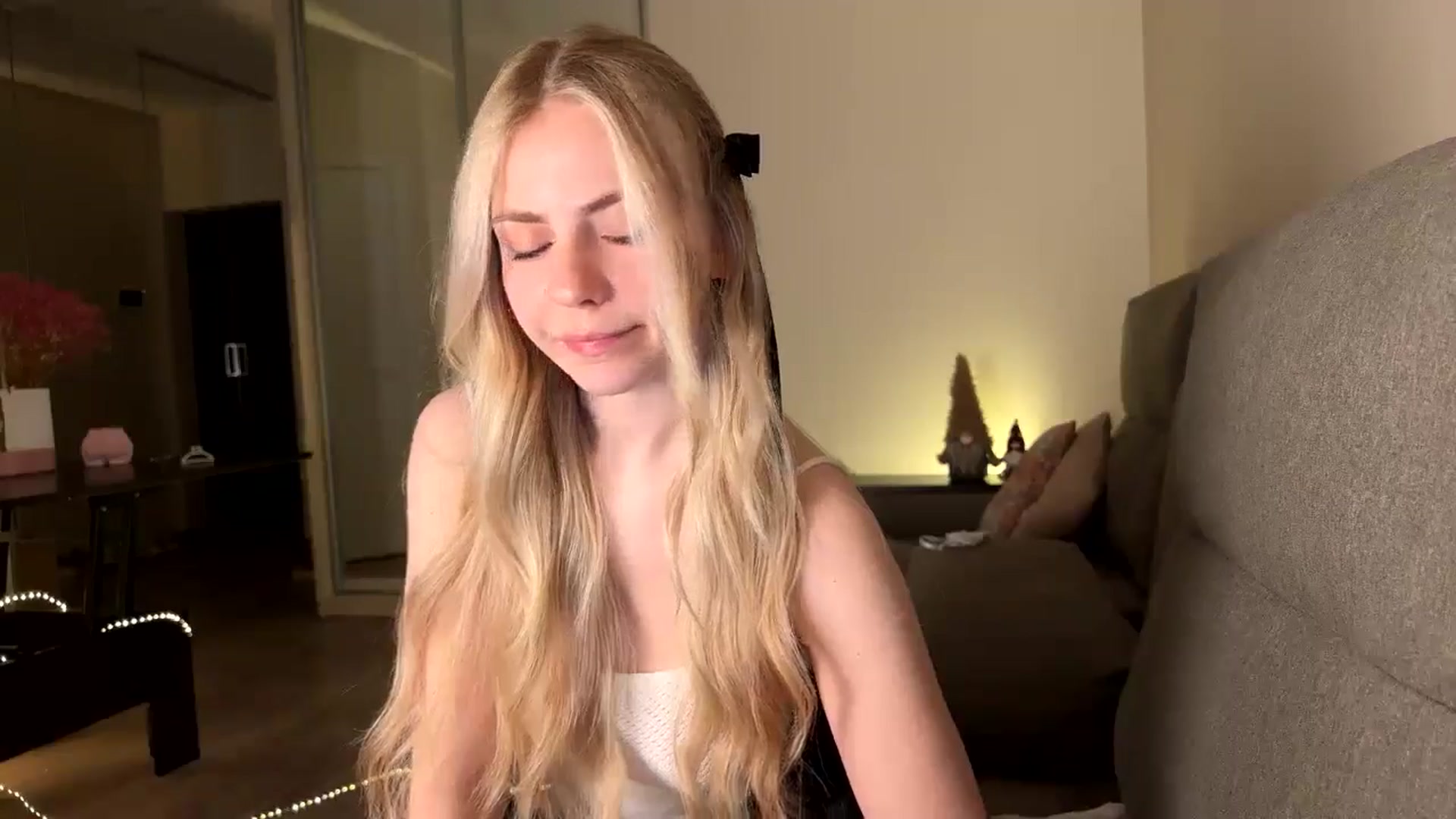 Gallery image thumbnail from Katumy's myfreecams stream on, 11/24/2024, 19:29 image 4 of 20