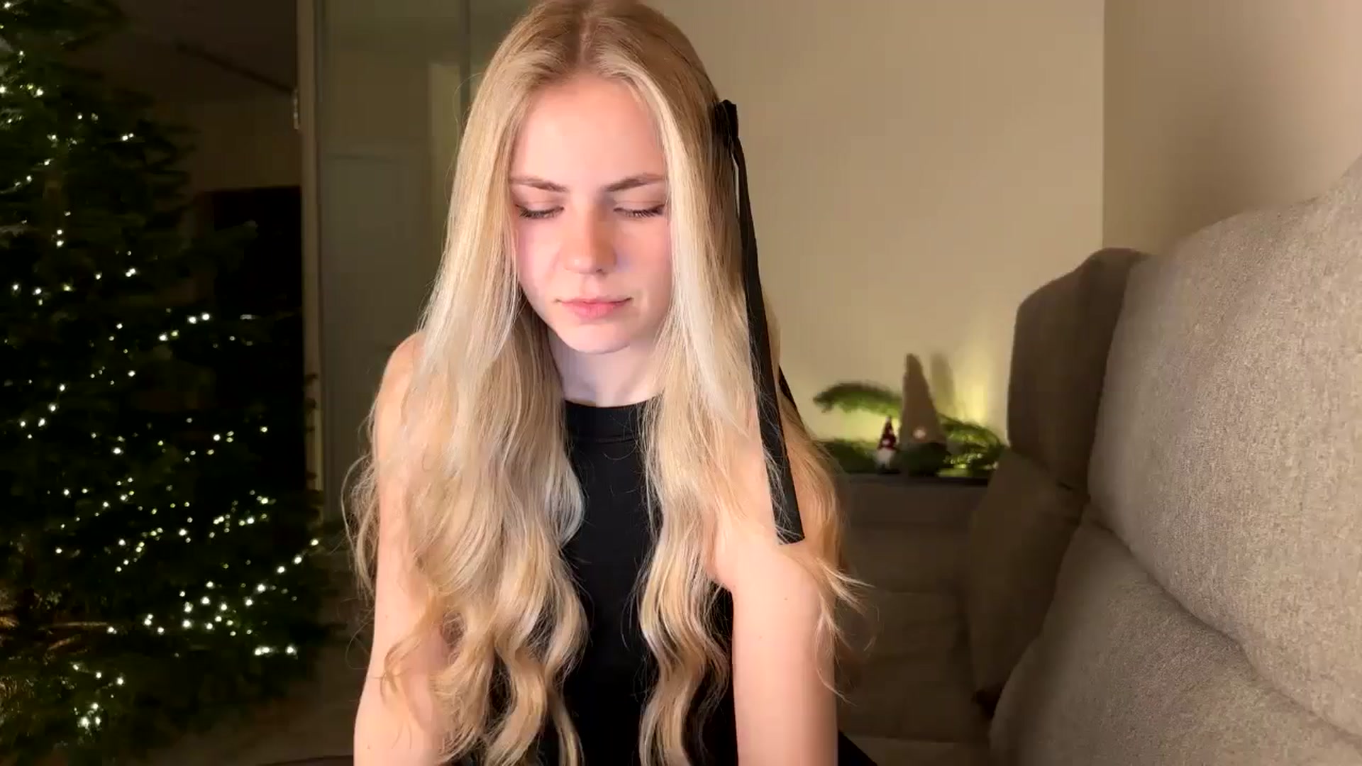 Gallery image thumbnail from Katumy's myfreecams stream on, 12/20/2024, 19:20 image 15 of 20