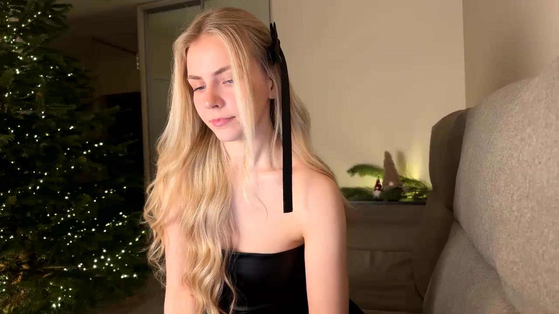 Gallery image thumbnail from Katumy's myfreecams stream on, 12/21/2024, 19:18 image 12 of 20