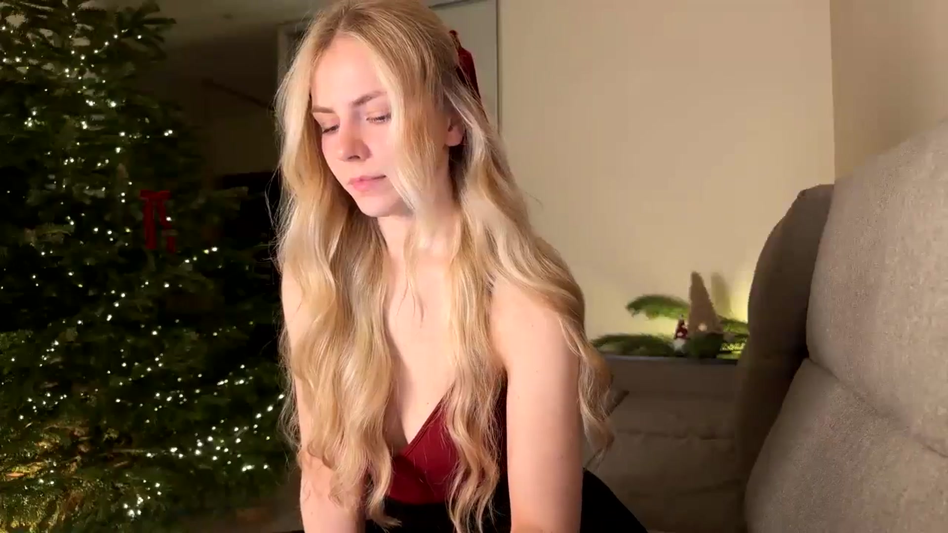 Gallery image thumbnail from Katumy's myfreecams stream on, 12/24/2024, 18:24 image 18 of 20