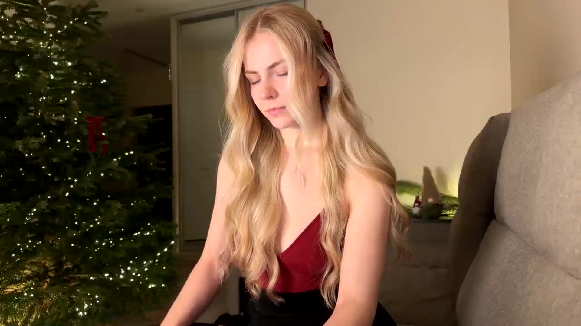 Gallery image thumbnail from Katumy's myfreecams stream on, 12/24/2024, 18:24 image 19 of 20