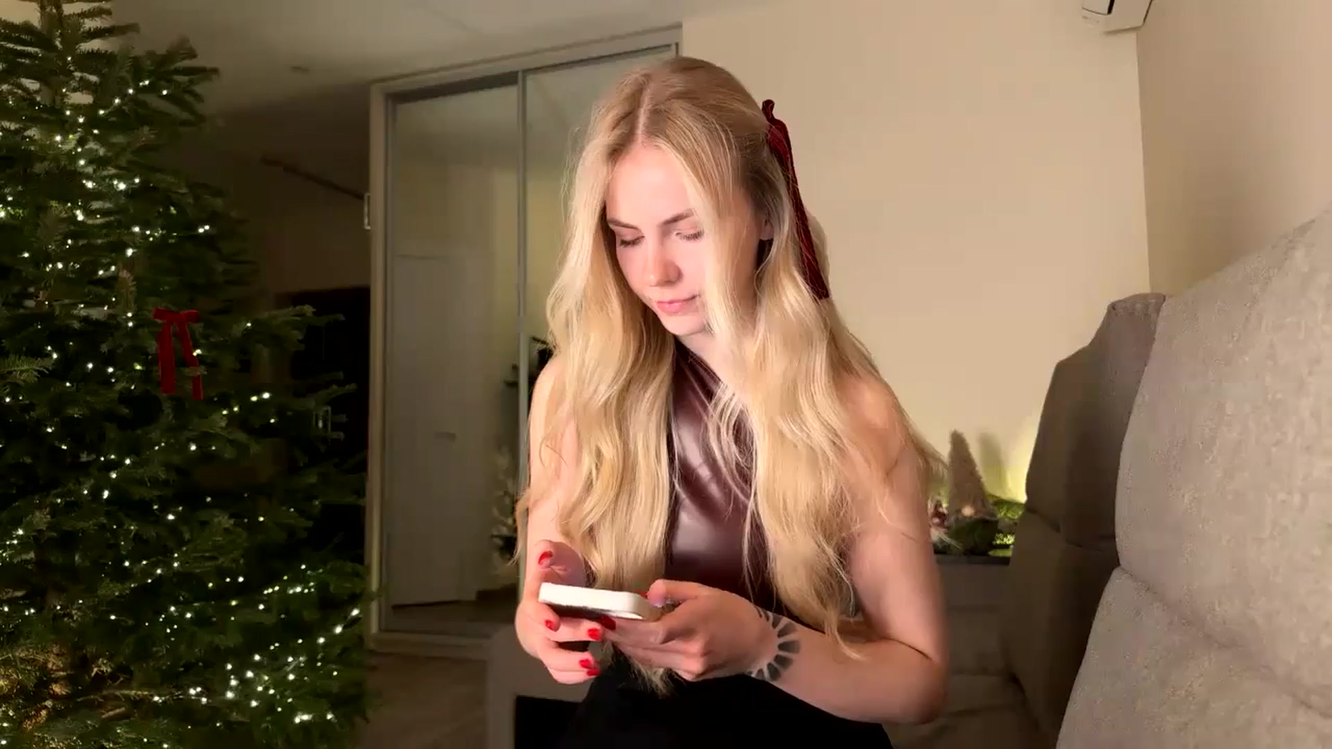 Gallery image thumbnail from Katumy's myfreecams stream on, 12/24/2024, 20:51 image 3 of 20