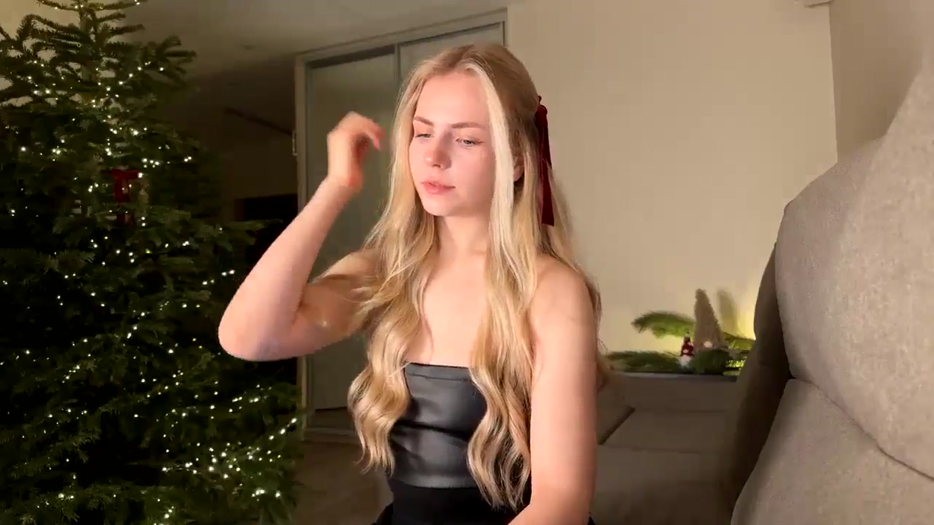 Gallery image thumbnail from Katumy's myfreecams stream on, 12/26/2024, 21:41 image 18 of 20