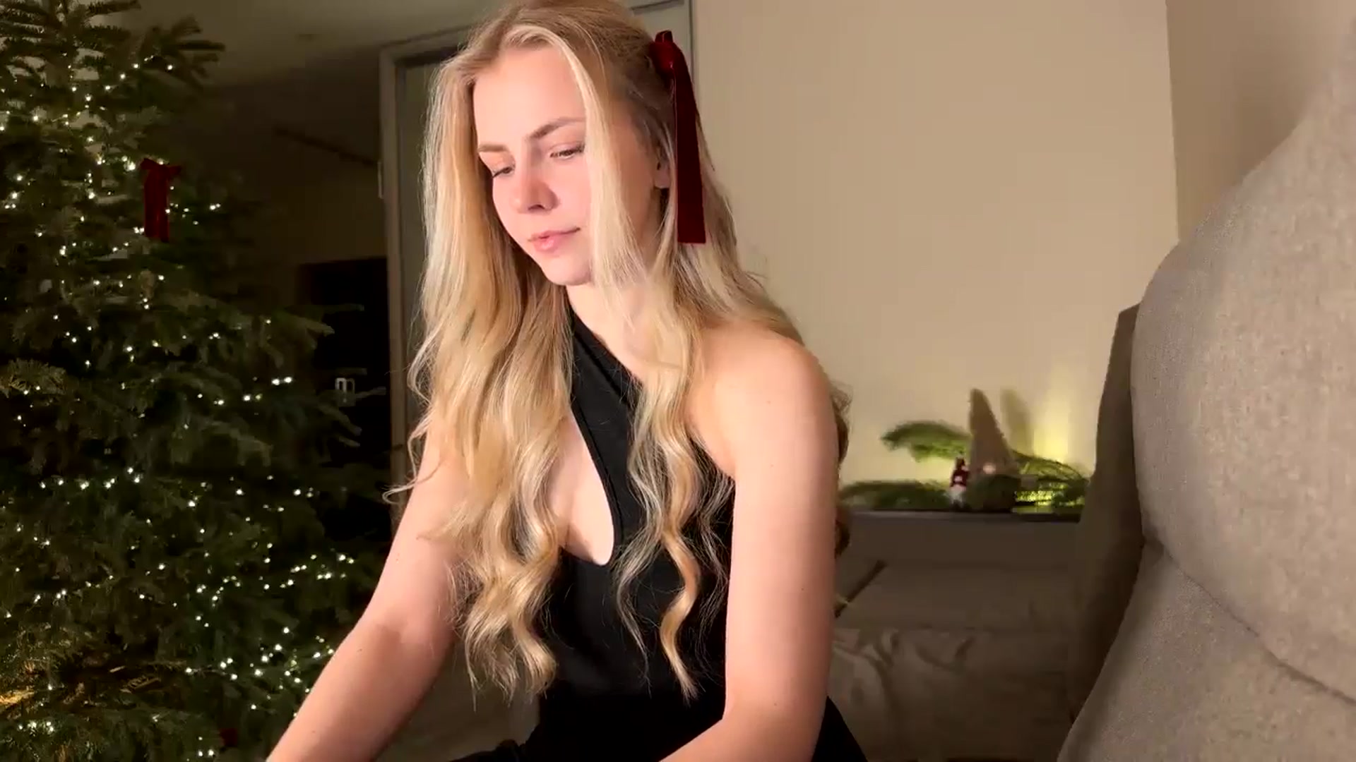 Gallery image thumbnail from Katumy's myfreecams stream on, 12/29/2024, 18:17 image 9 of 20