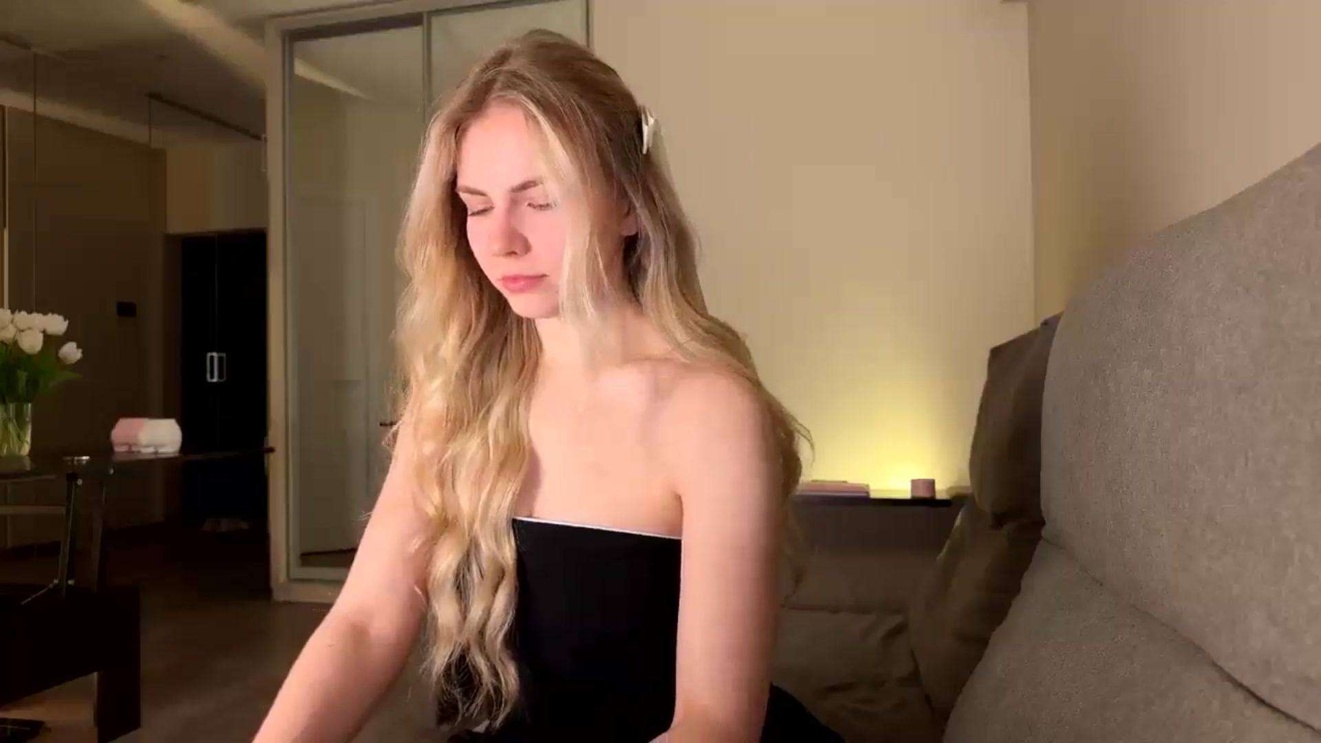 Gallery image thumbnail from Katumy's myfreecams stream on, 02/16/2025, 19:34 image 12 of 20