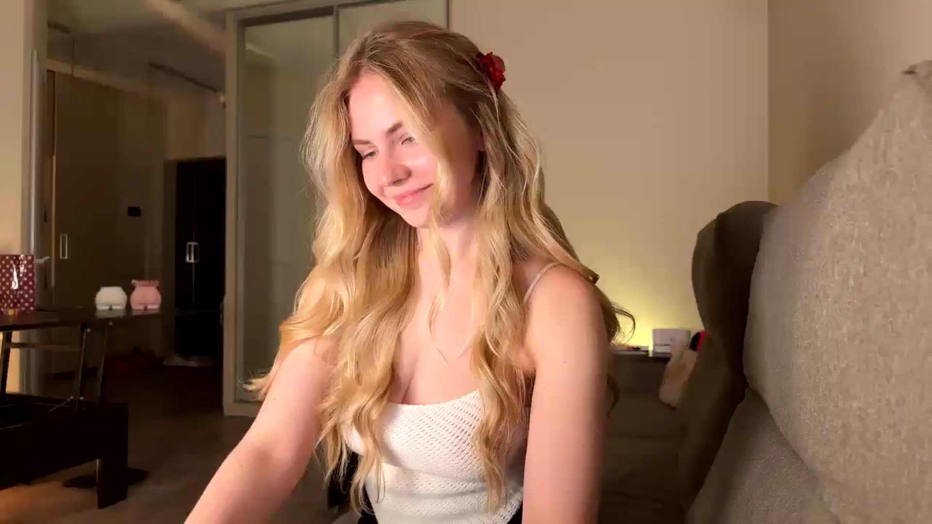 Gallery image thumbnail from Katumy's myfreecams stream on, 04/19/2025, 19:57 image 2 of 20