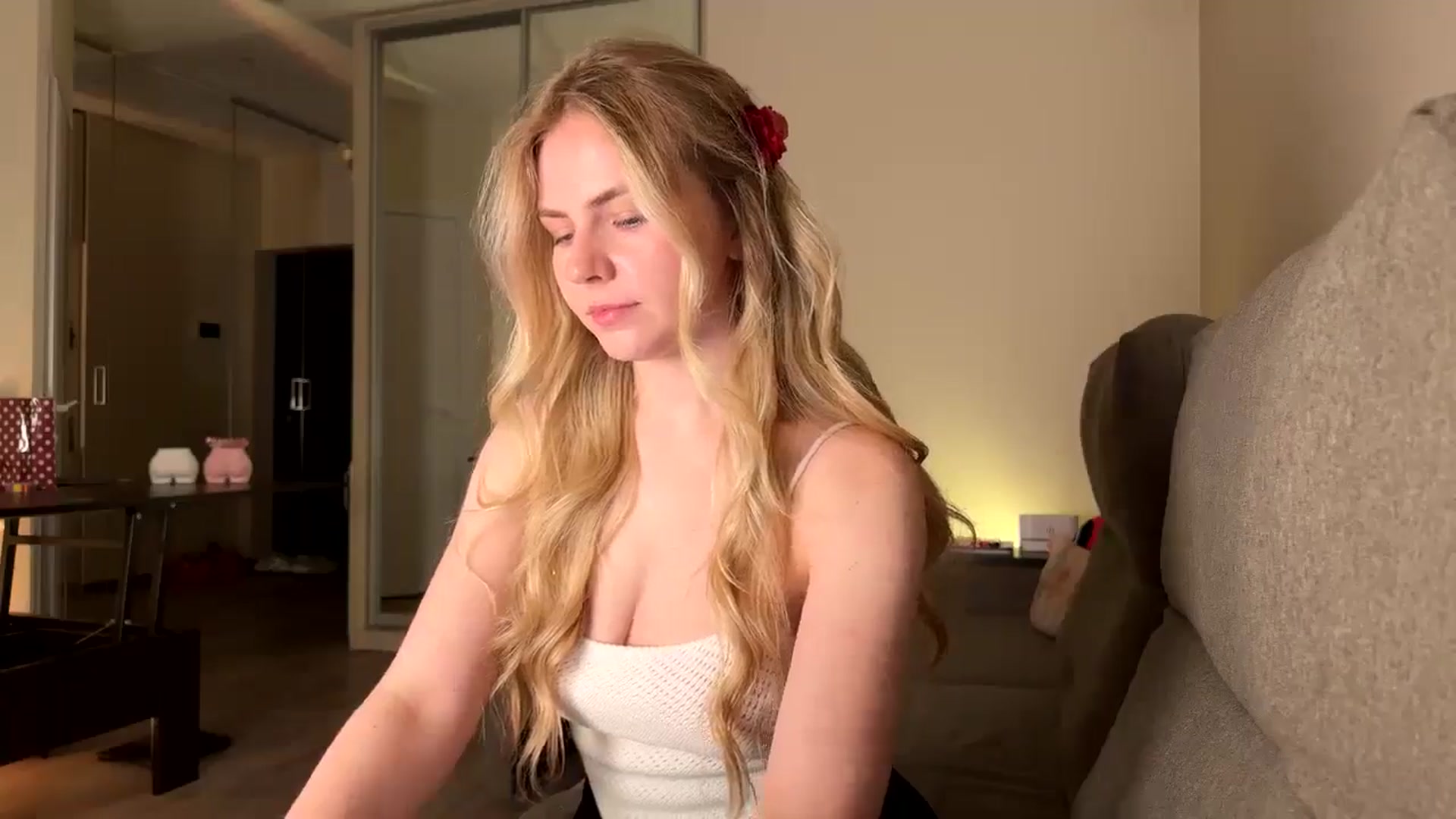 Gallery image thumbnail from Katumy's myfreecams stream on, 04/19/2025, 19:57 image 3 of 20