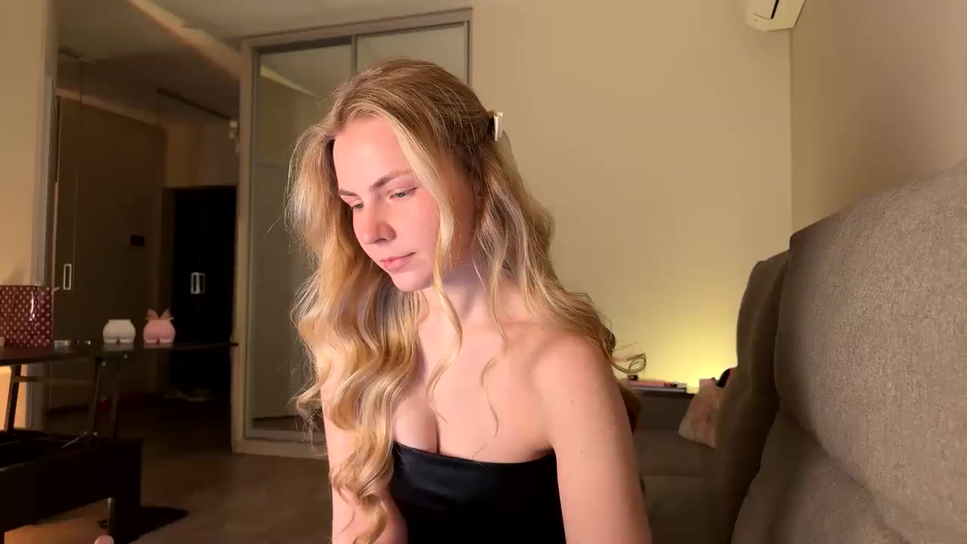 Gallery image thumbnail from Katumy's myfreecams stream on, 04/26/2025, 19:29 image 3 of 20