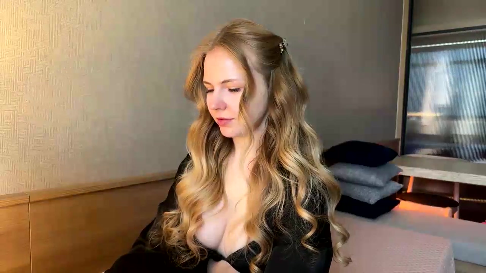 Gallery image thumbnail from Katumy's myfreecams stream on, 06/01/2026, 02:04 image 18 of 20