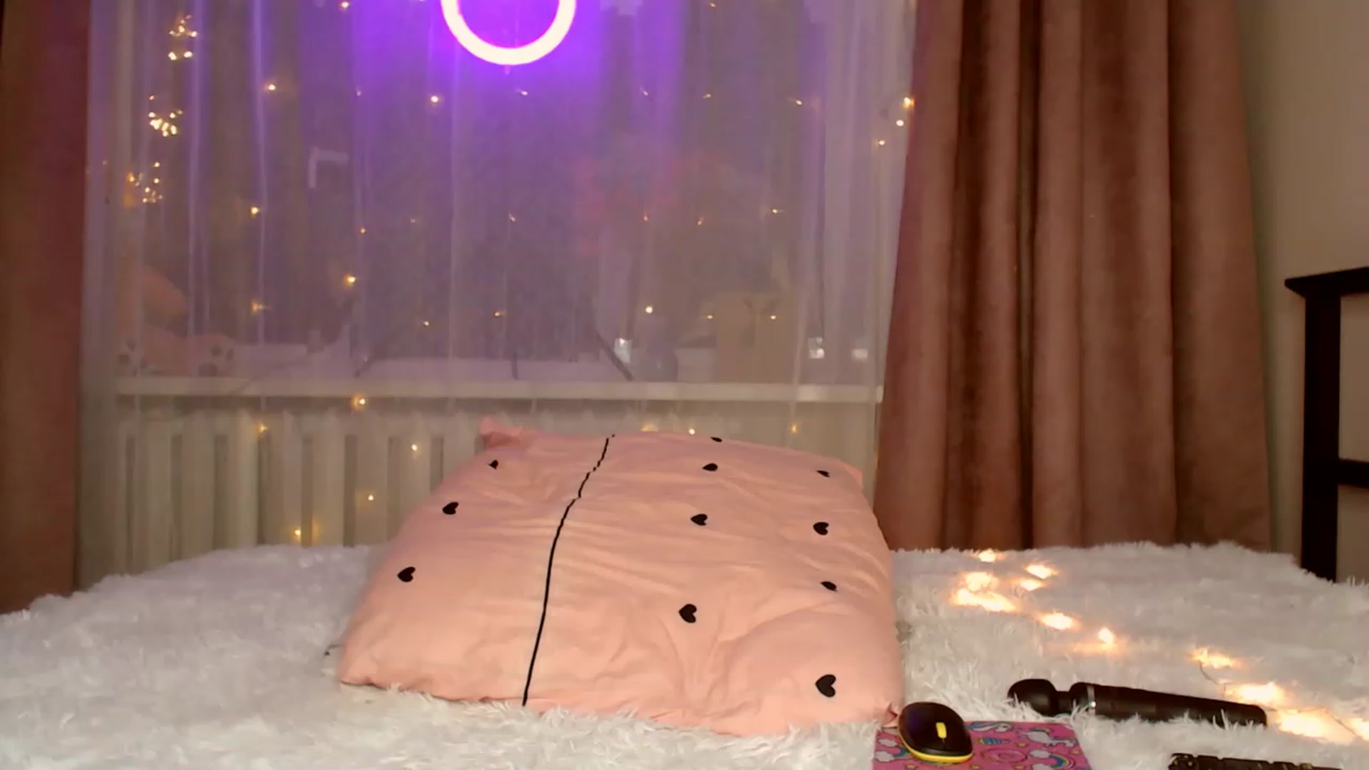 Gallery image thumbnail from KatyLi's myfreecams stream on, 11/18/2022, 21:37 image 17 of 20