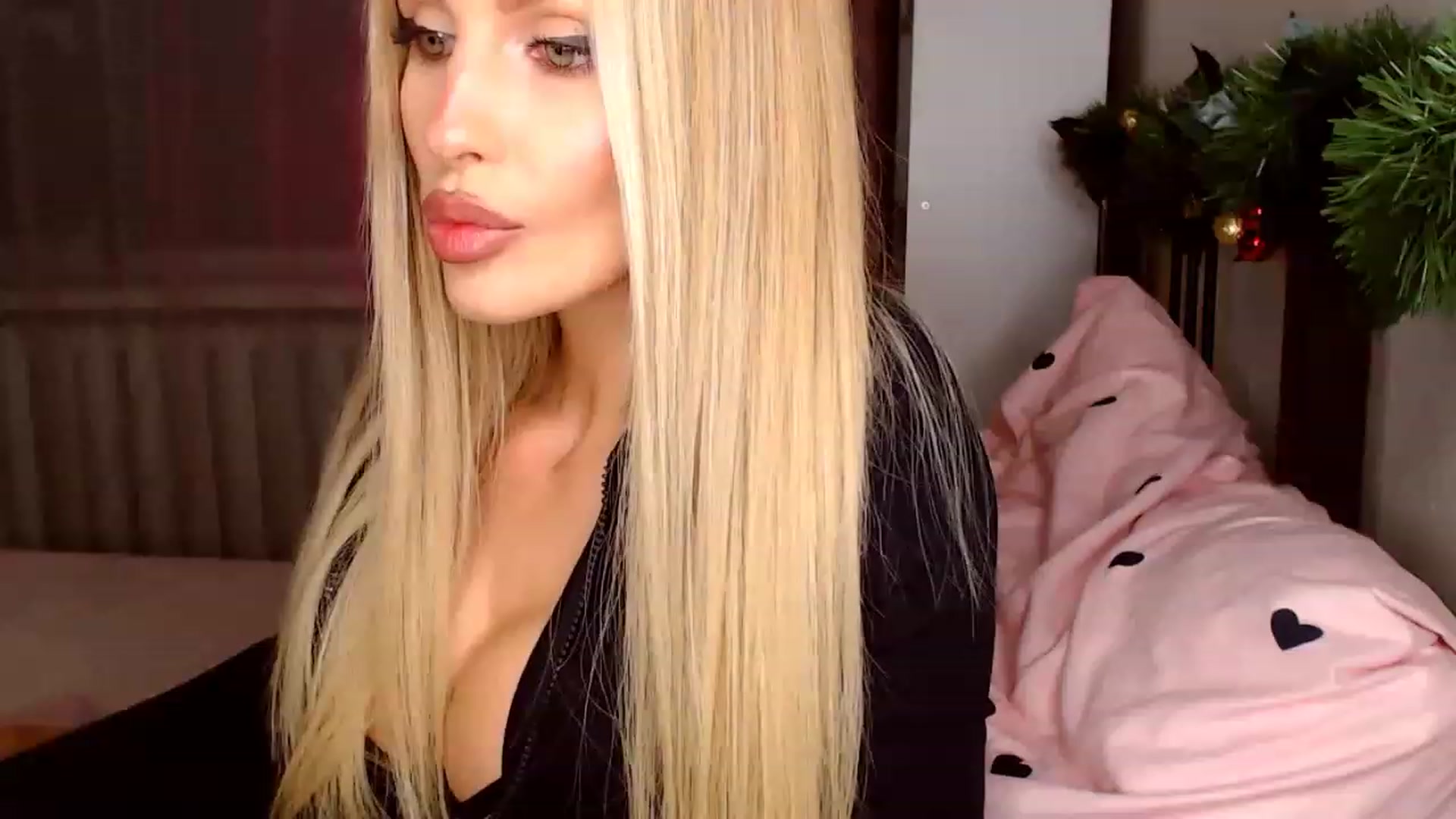 Gallery image thumbnail from KatyLi's myfreecams stream on, 12/07/2022, 23:09 image 20 of 20