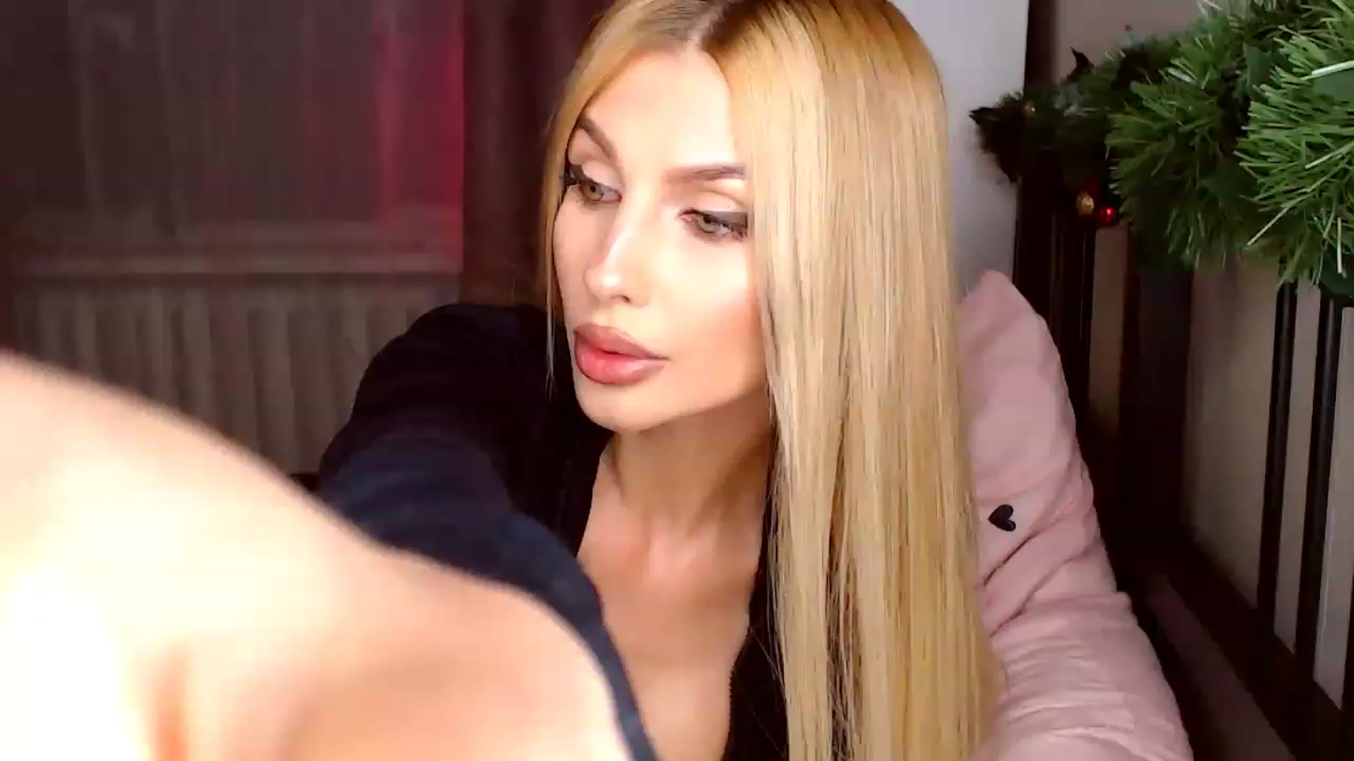 Gallery image thumbnail from KatyLi's myfreecams stream on, 12/07/2022, 23:09 image 8 of 20