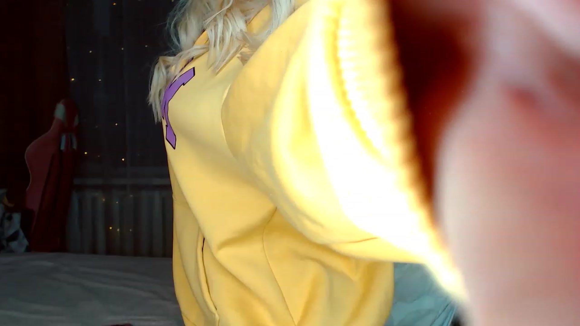 Gallery image thumbnail from KatyLi's myfreecams stream on, 12/09/2022, 23:06 image 6 of 20