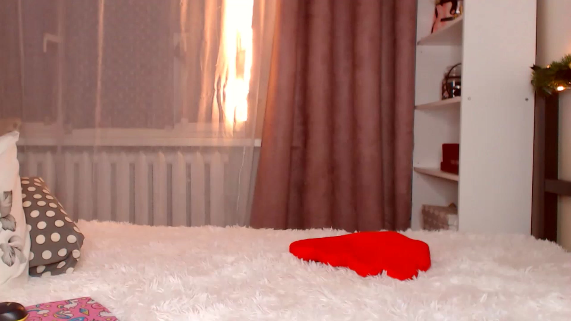Gallery image thumbnail from KatyLi's myfreecams stream on, 12/16/2022, 21:46 image 13 of 20
