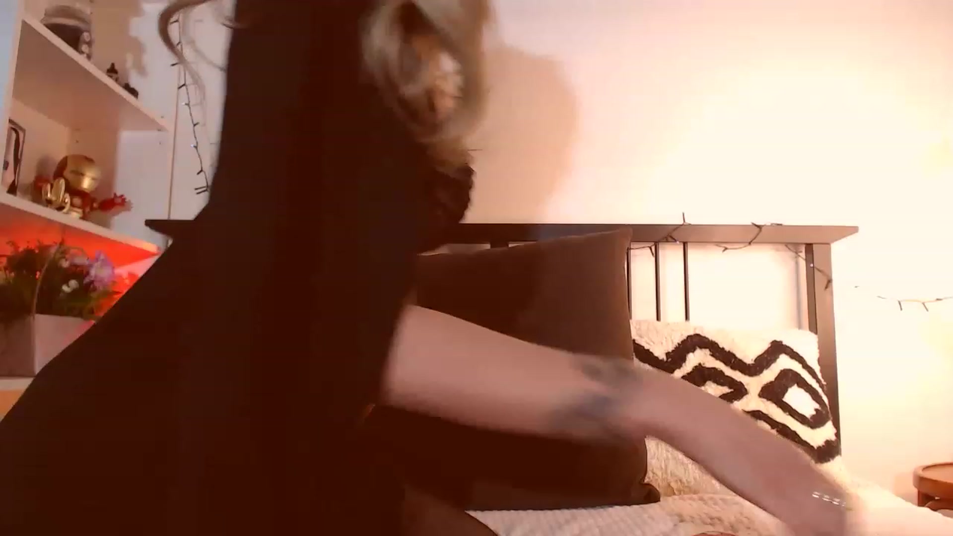 Gallery image thumbnail from KatyLi's myfreecams stream on, 01/19/2023, 24:15 image 11 of 20