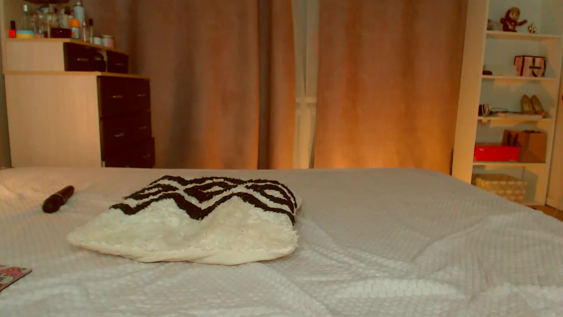 Gallery image thumbnail from KatyLi's myfreecams stream on, 03/20/2023, 23:54 image 2 of 20
