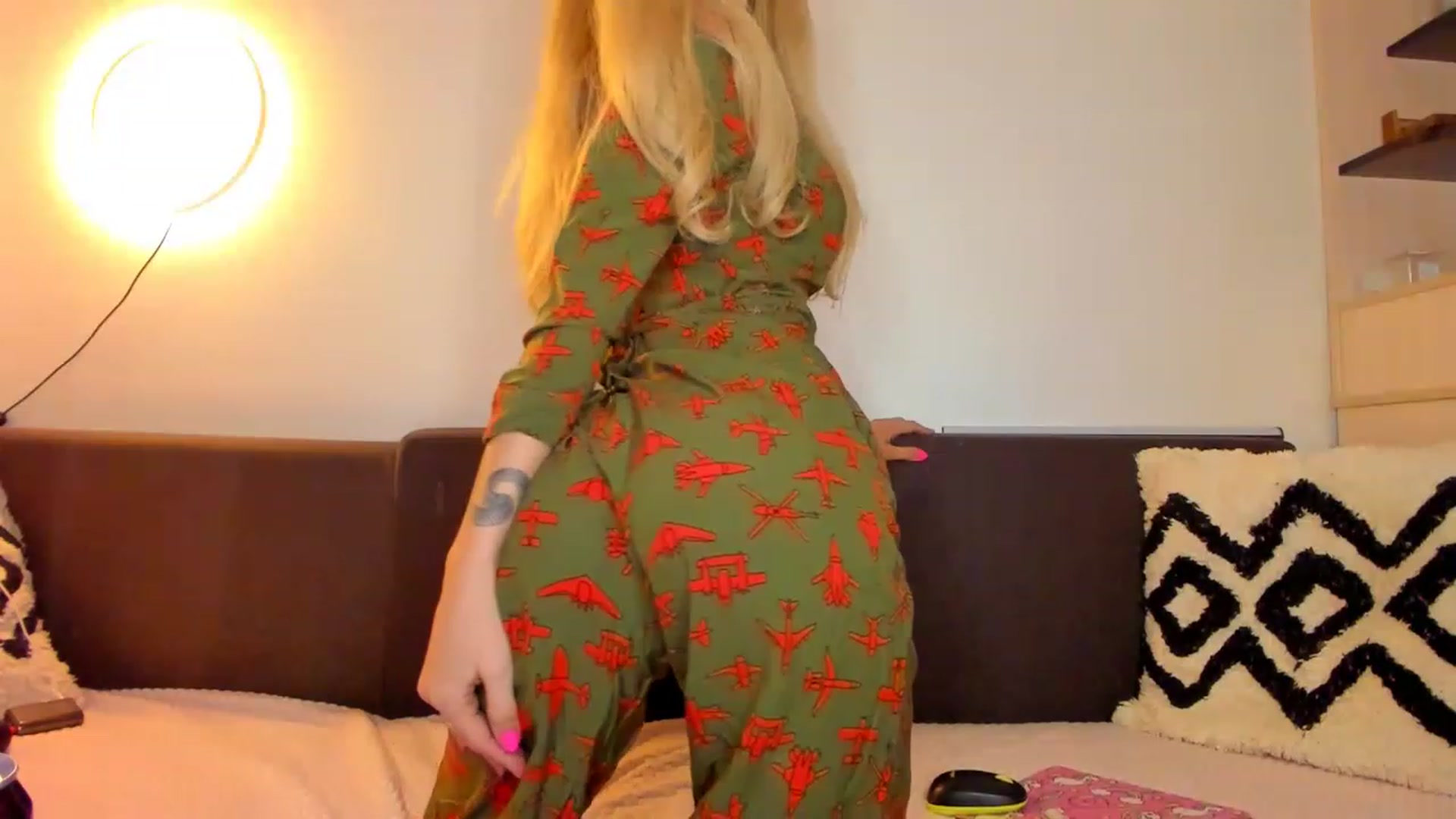 Gallery image thumbnail from KatyLi's myfreecams stream on, 04/16/2023, 23:19 image 10 of 20