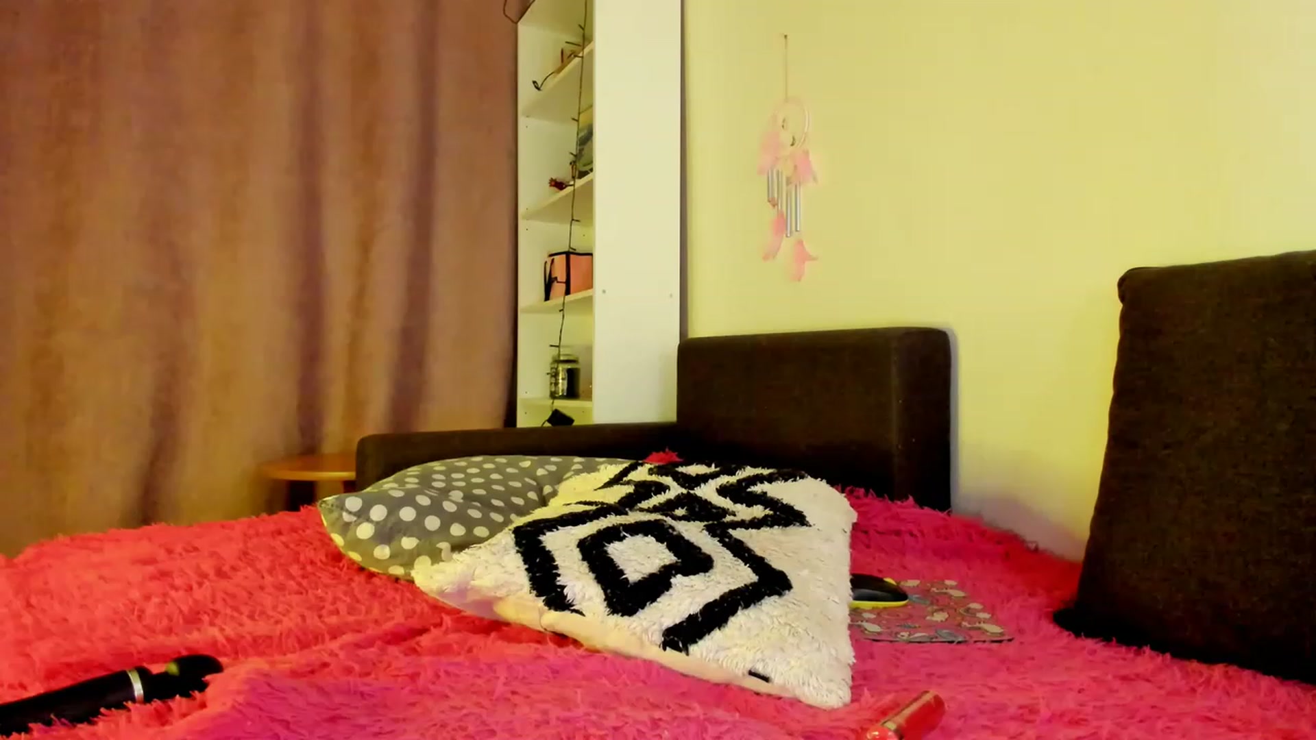 Gallery image thumbnail from KatyLi's myfreecams stream on, 05/17/2023, 02:03 image 10 of 20
