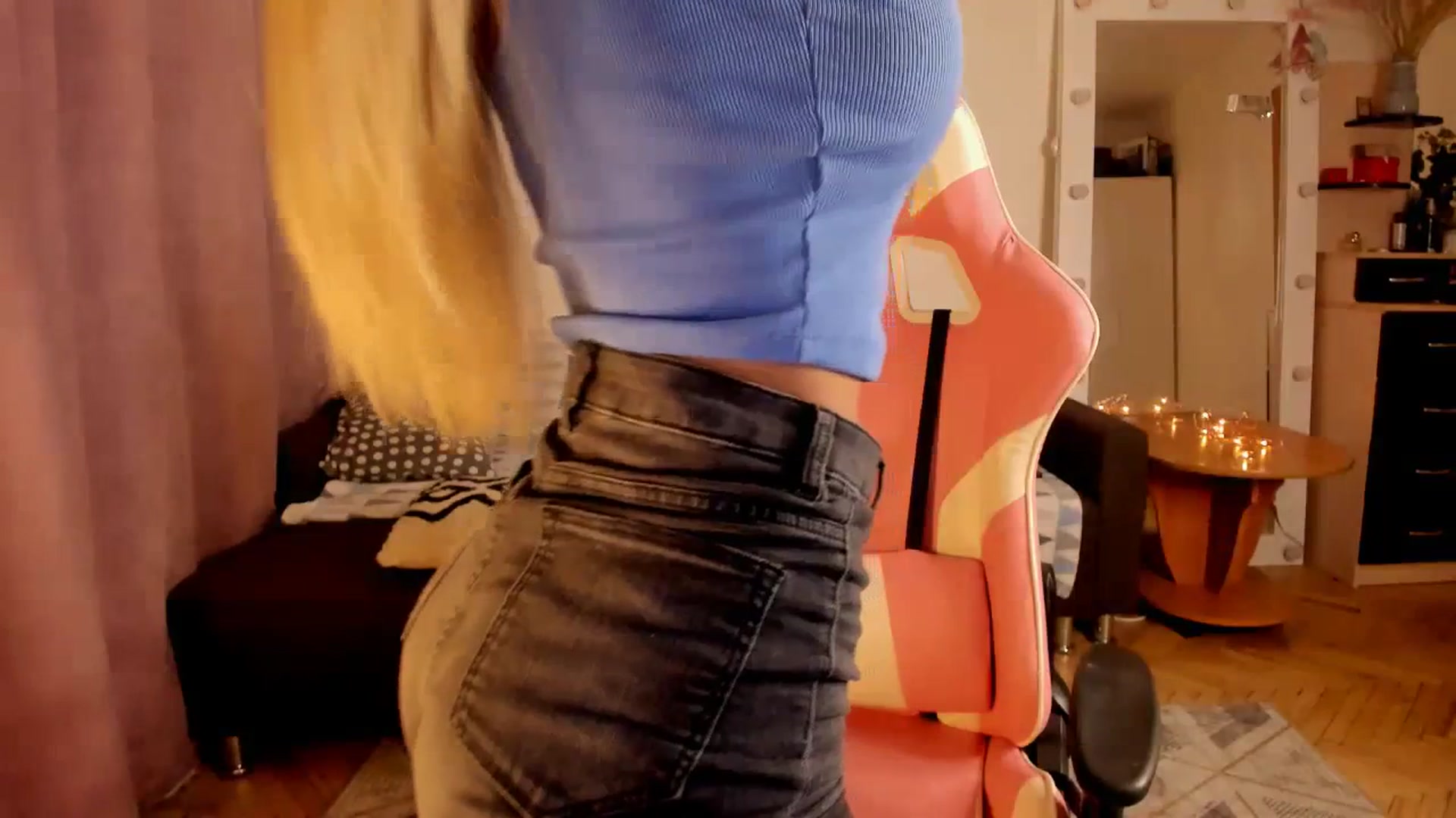Gallery image thumbnail from KatyLi's myfreecams stream on, 07/10/2023, 20:19 image 3 of 20