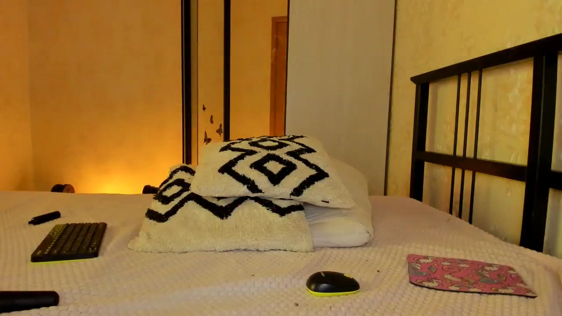Gallery image thumbnail from KatyLi's myfreecams stream on, 07/25/2023, 23:23 image 3 of 20
